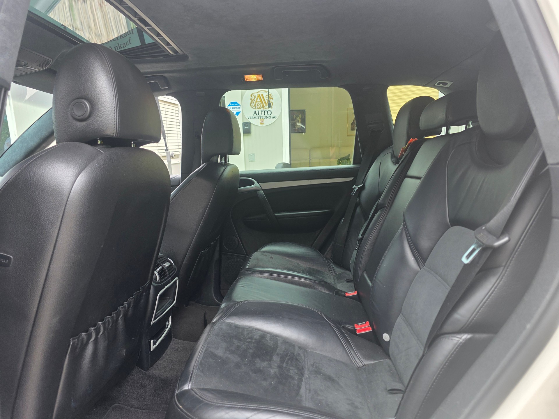 PORSCHE Cayenne GTS Tiptronic Frisch ab MFK / Frisch ab Service / Gratis Lieferung / KANN AUCH ABPLATZ GEKAUFT WERDEN-image-12