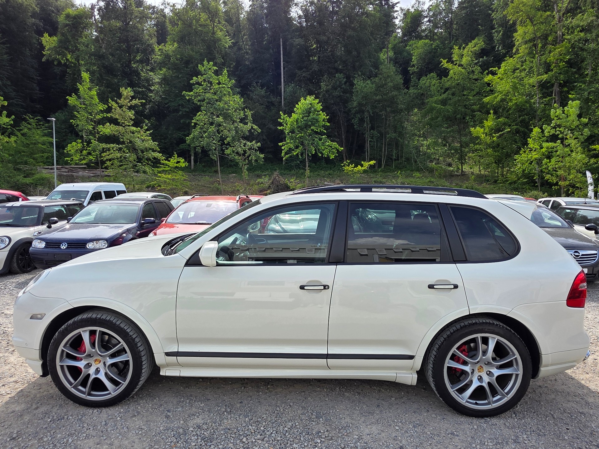 PORSCHE Cayenne GTS Tiptronic Frisch ab MFK / Frisch ab Service / Gratis Lieferung / KANN AUCH ABPLATZ GEKAUFT WERDEN-showroom-element-1