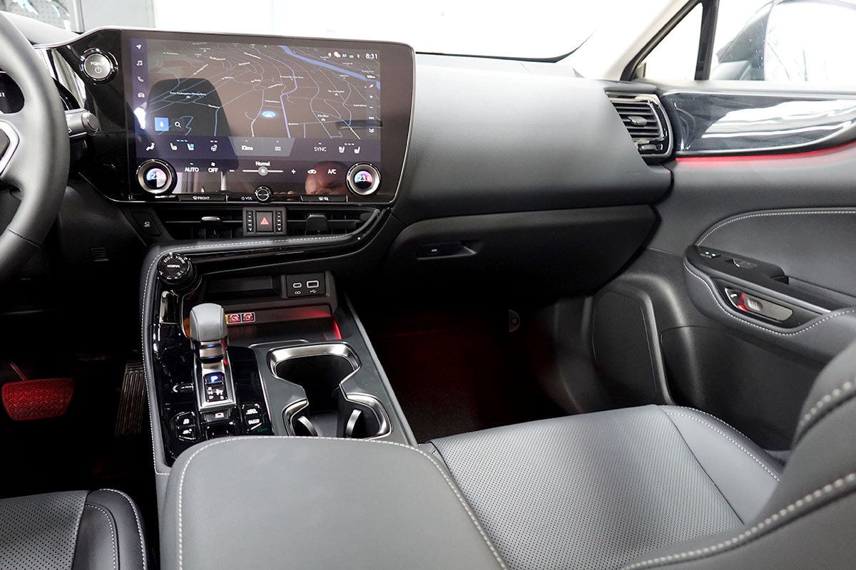 LEXUS NX 450h+ E-FOUR Comfort Pack Interieur-image-9