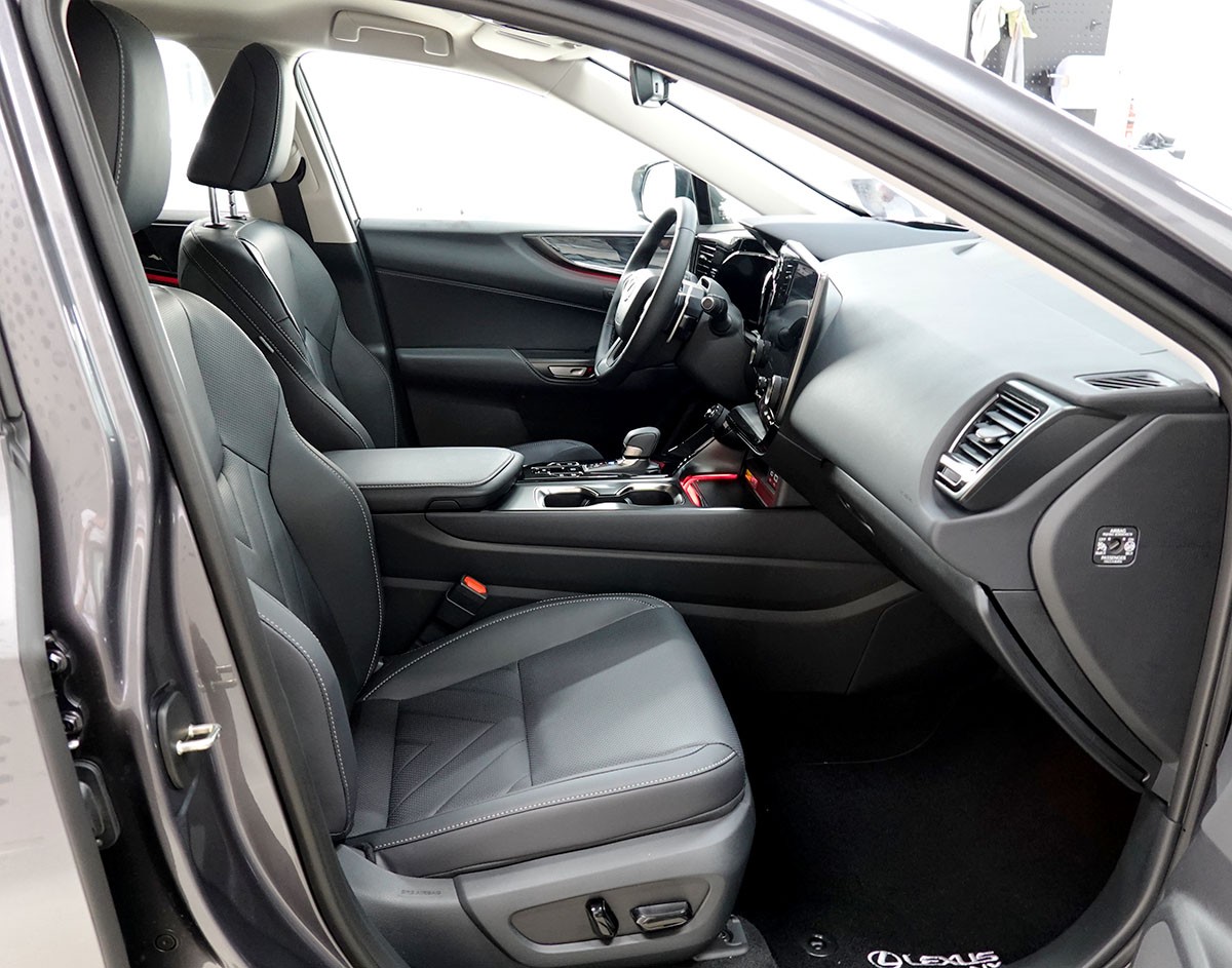 LEXUS NX 450h+ E-FOUR Comfort Pack Interieur-image-4