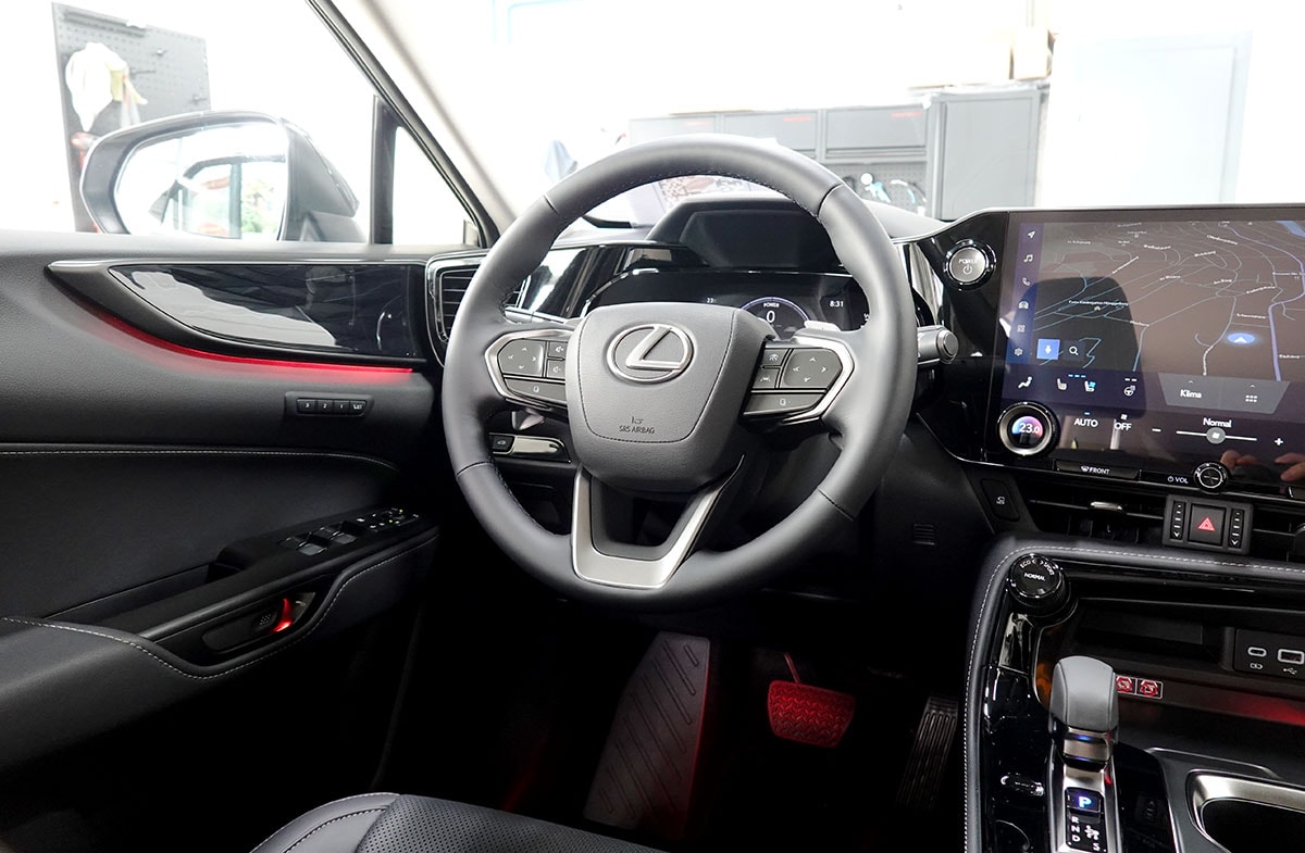 LEXUS NX 450h+ E-FOUR Comfort Pack Interieur-image-7