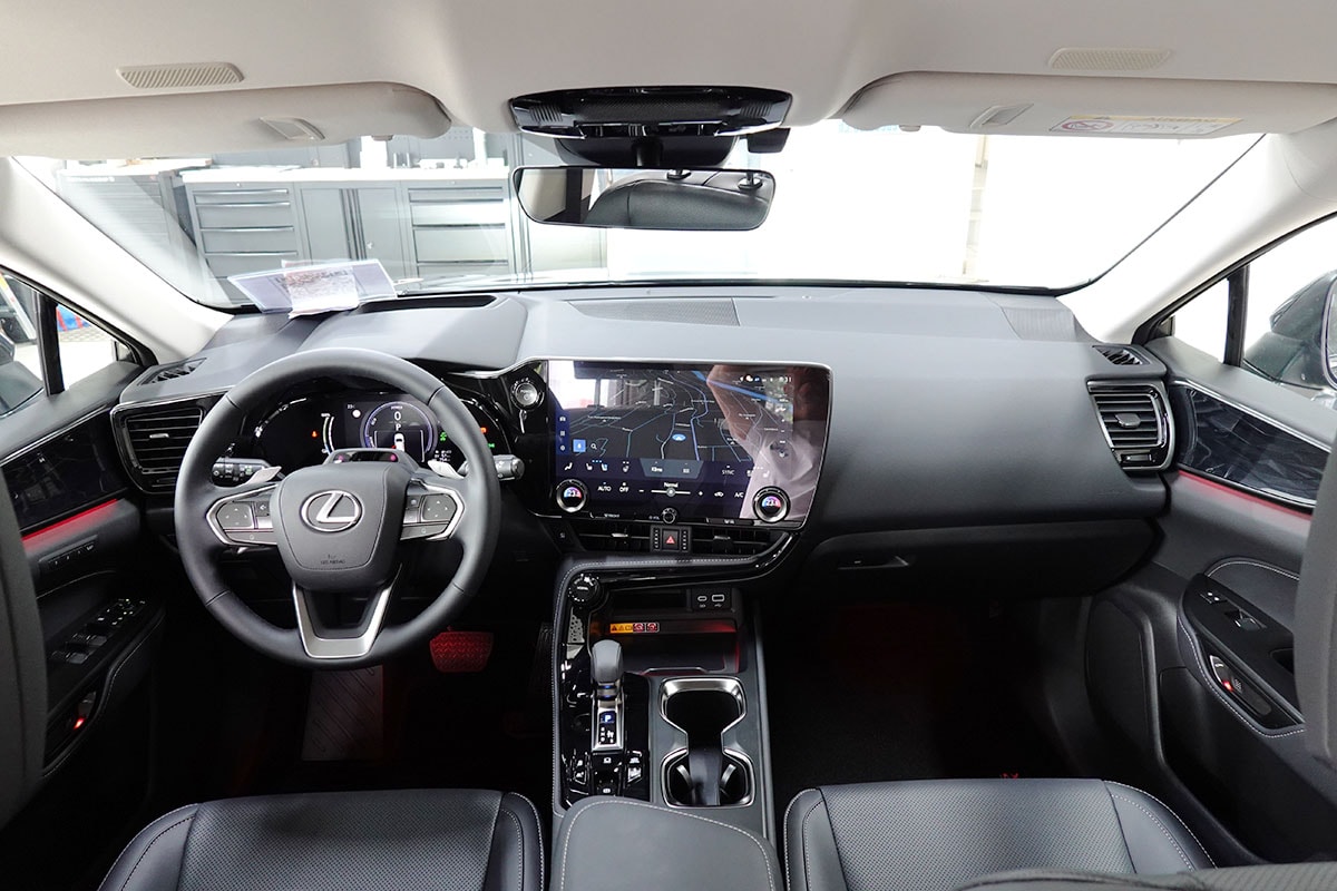 LEXUS NX 450h+ E-FOUR Comfort Pack Interieur-image-8