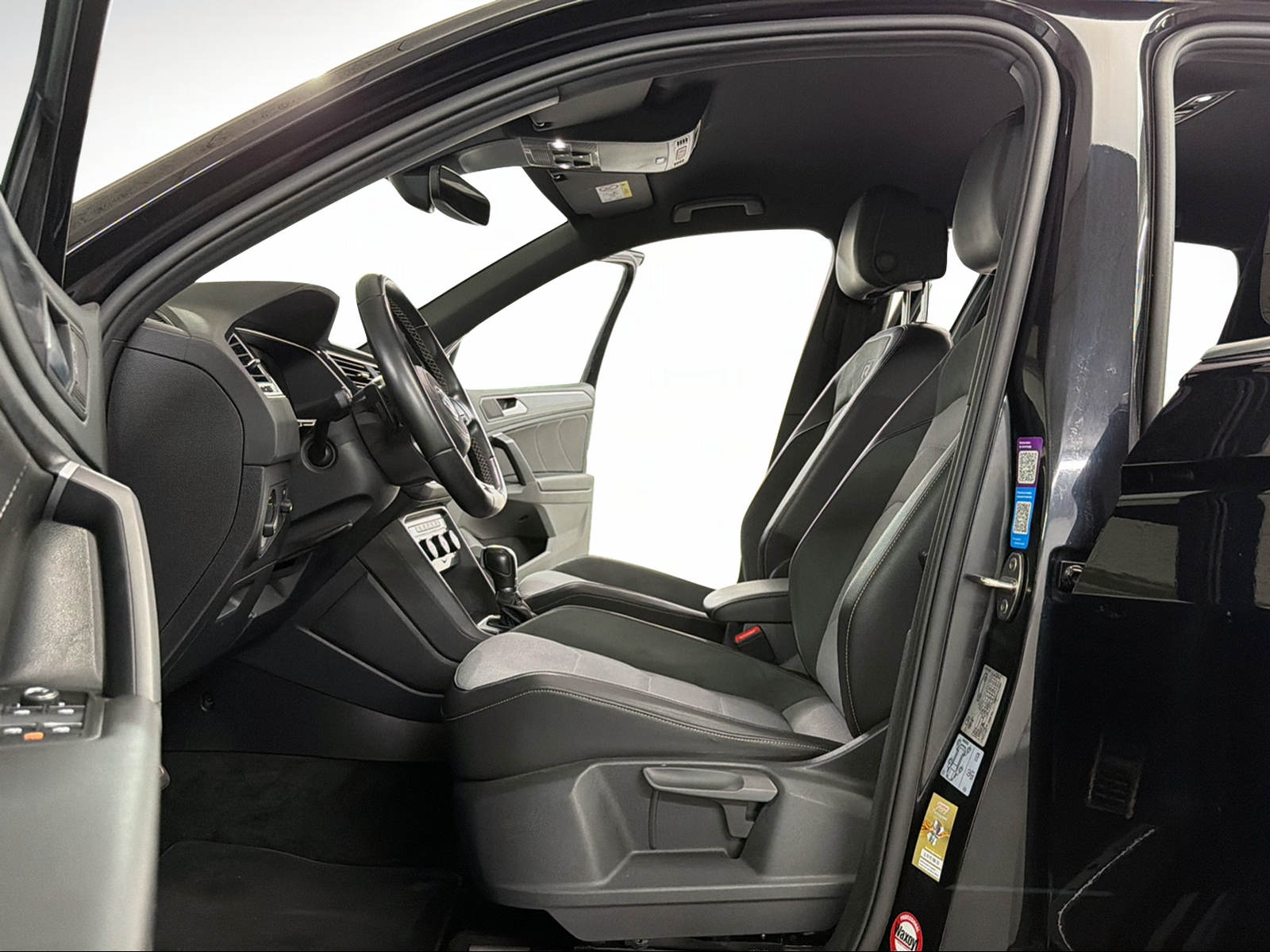 VW Tiguan 2.0TSI High. R-Line 230PS Deep Black 4Motion DSG / 360° Cam / Head-Up-Display / Keyless / Dynamiklenkung / 20J Suzuka /-image-5