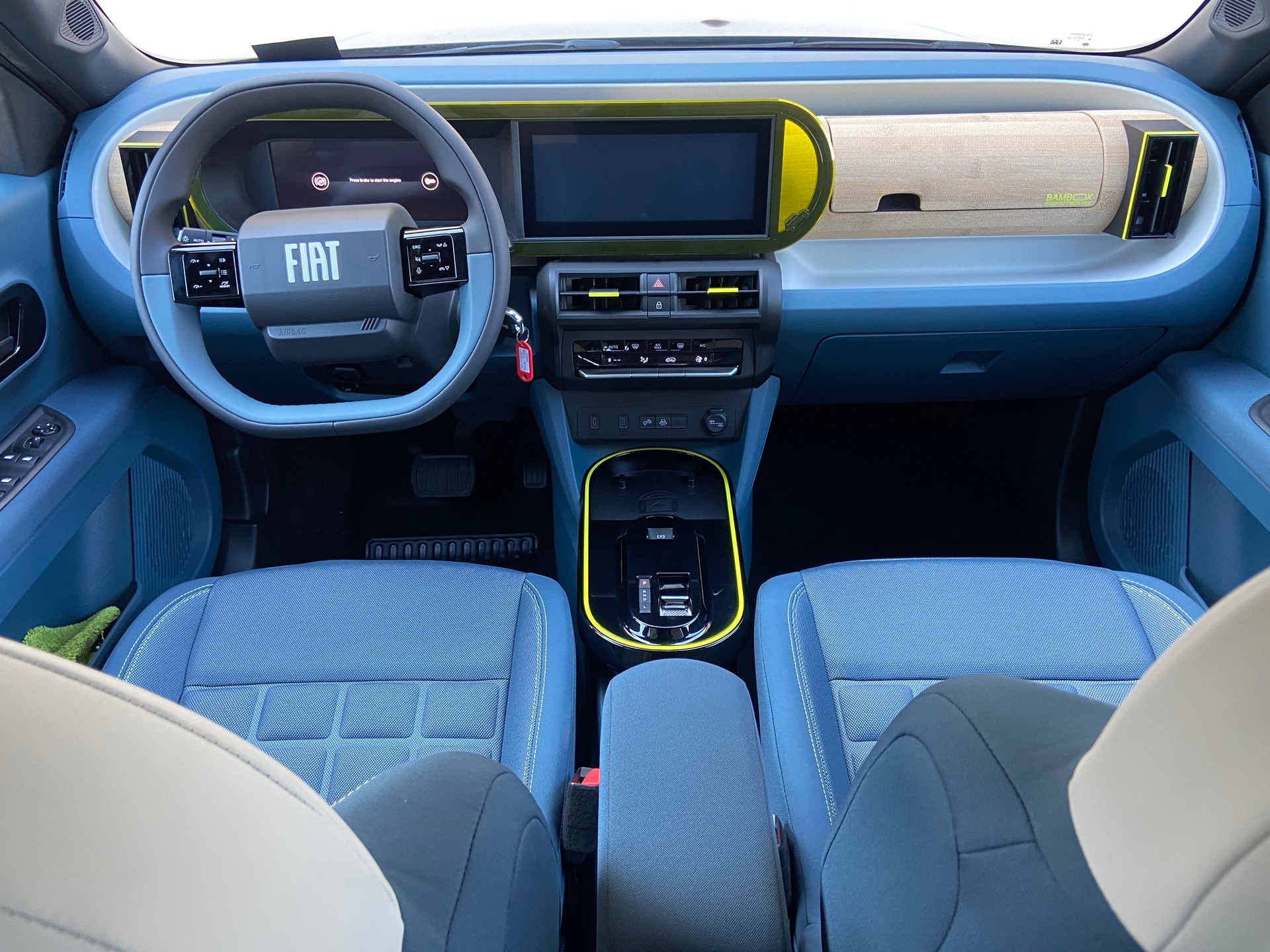 FIAT Grande Panda MHEV La Prima-showroom-element-3
