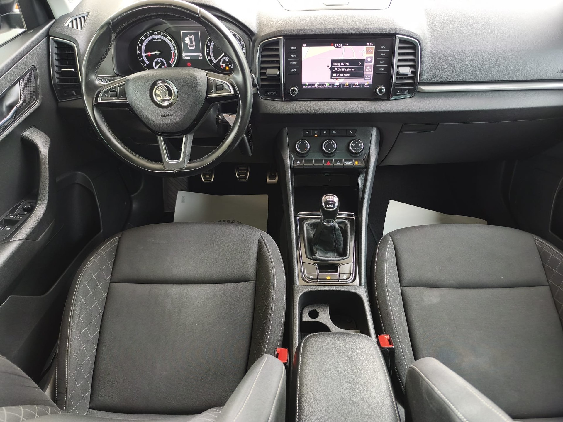 SKODA Karoq 2.0 TDI CR Style 4x4-image-5