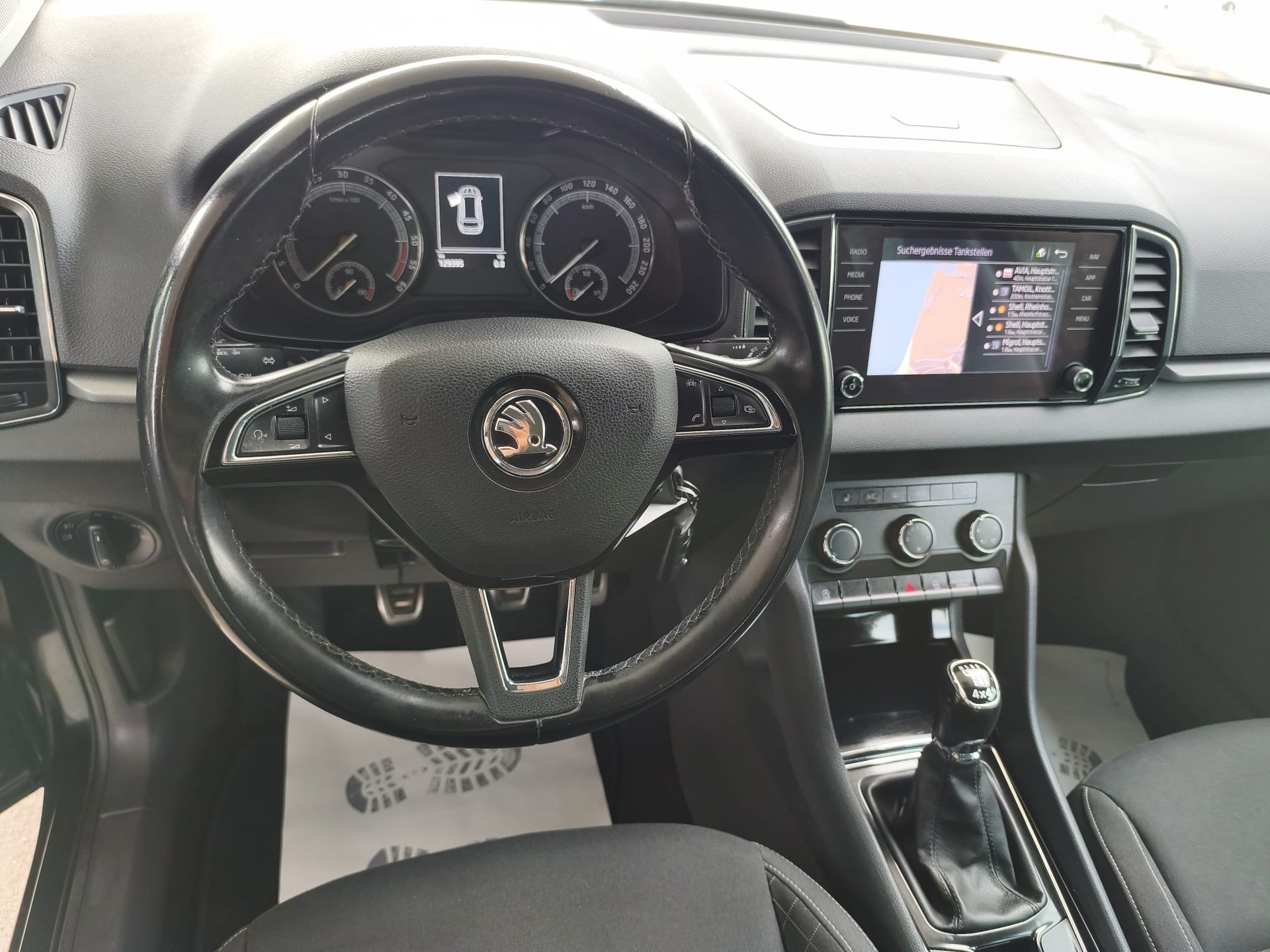 SKODA Karoq 2.0 TDI CR Style 4x4-image-9