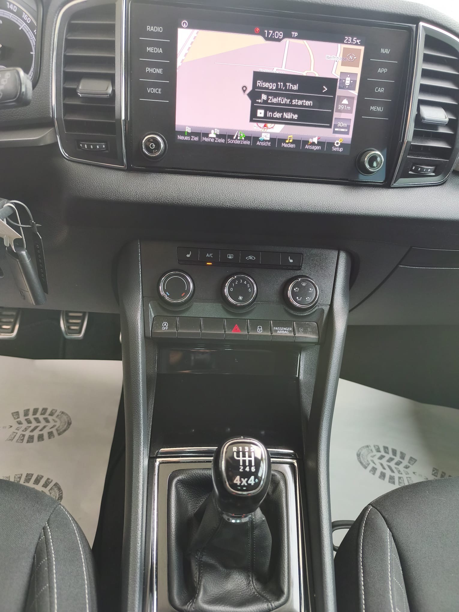 SKODA Karoq 2.0 TDI CR Style 4x4-image-14