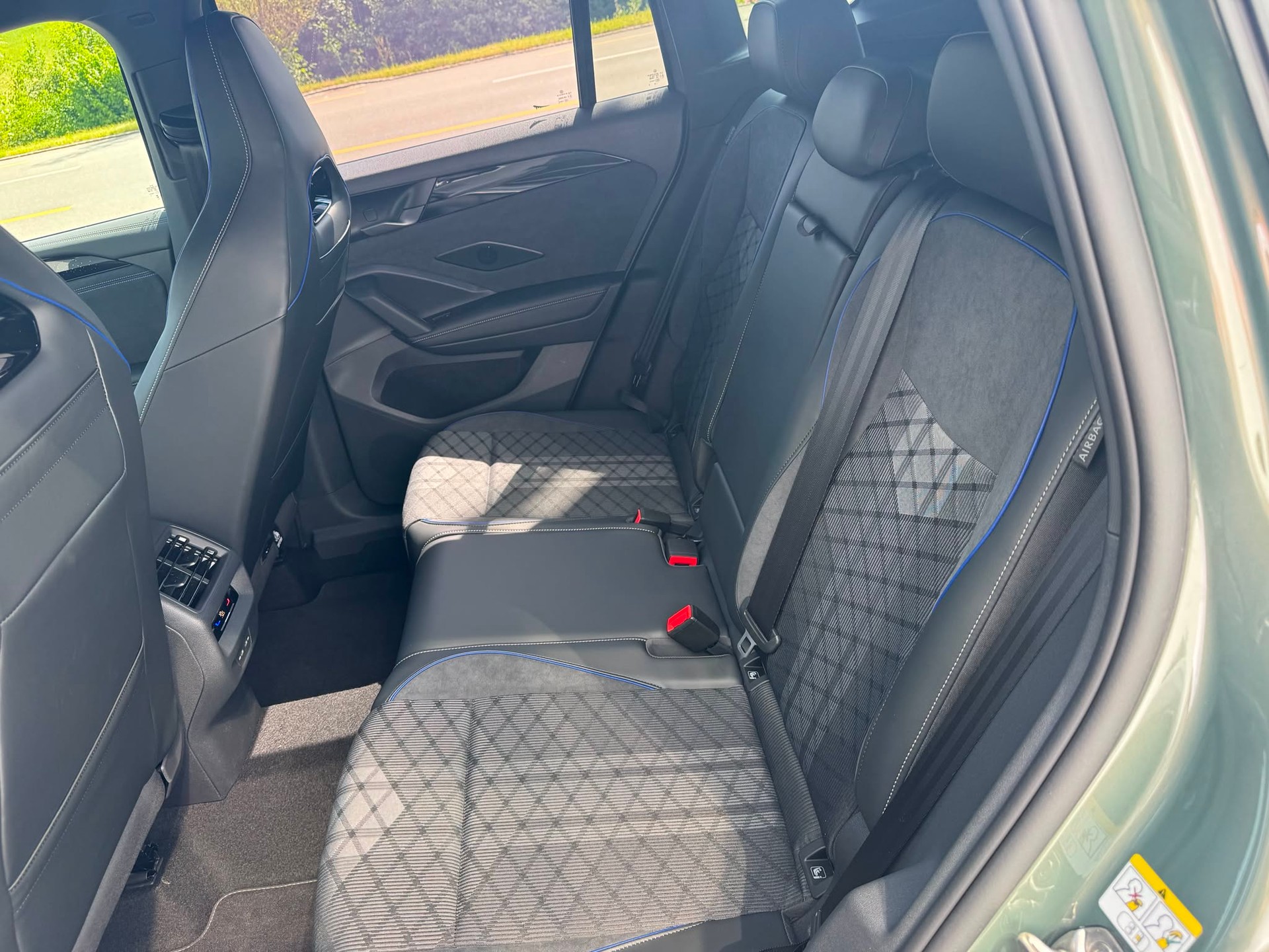 VW Tiguan 2.0 TSI DSG R-Line 4Motion-image-6