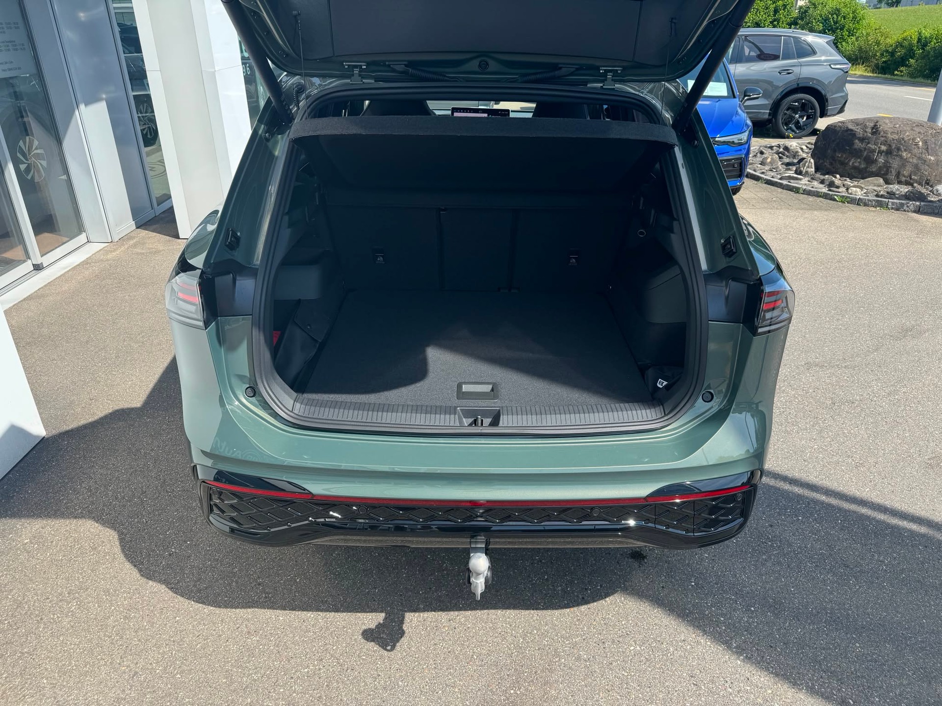 VW Tiguan 2.0 TSI DSG R-Line 4Motion-image-4