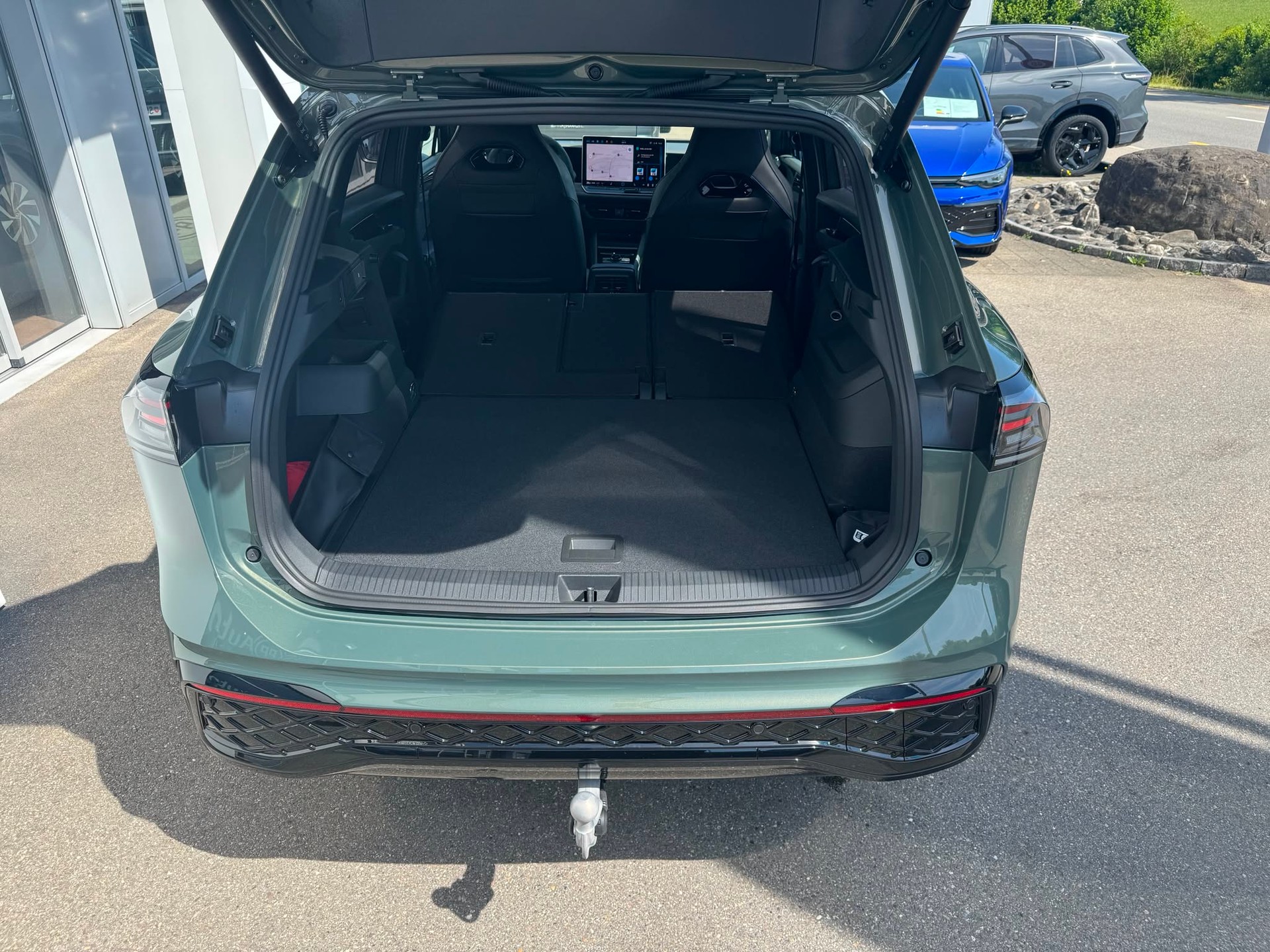 VW Tiguan 2.0 TSI DSG R-Line 4Motion-image-5