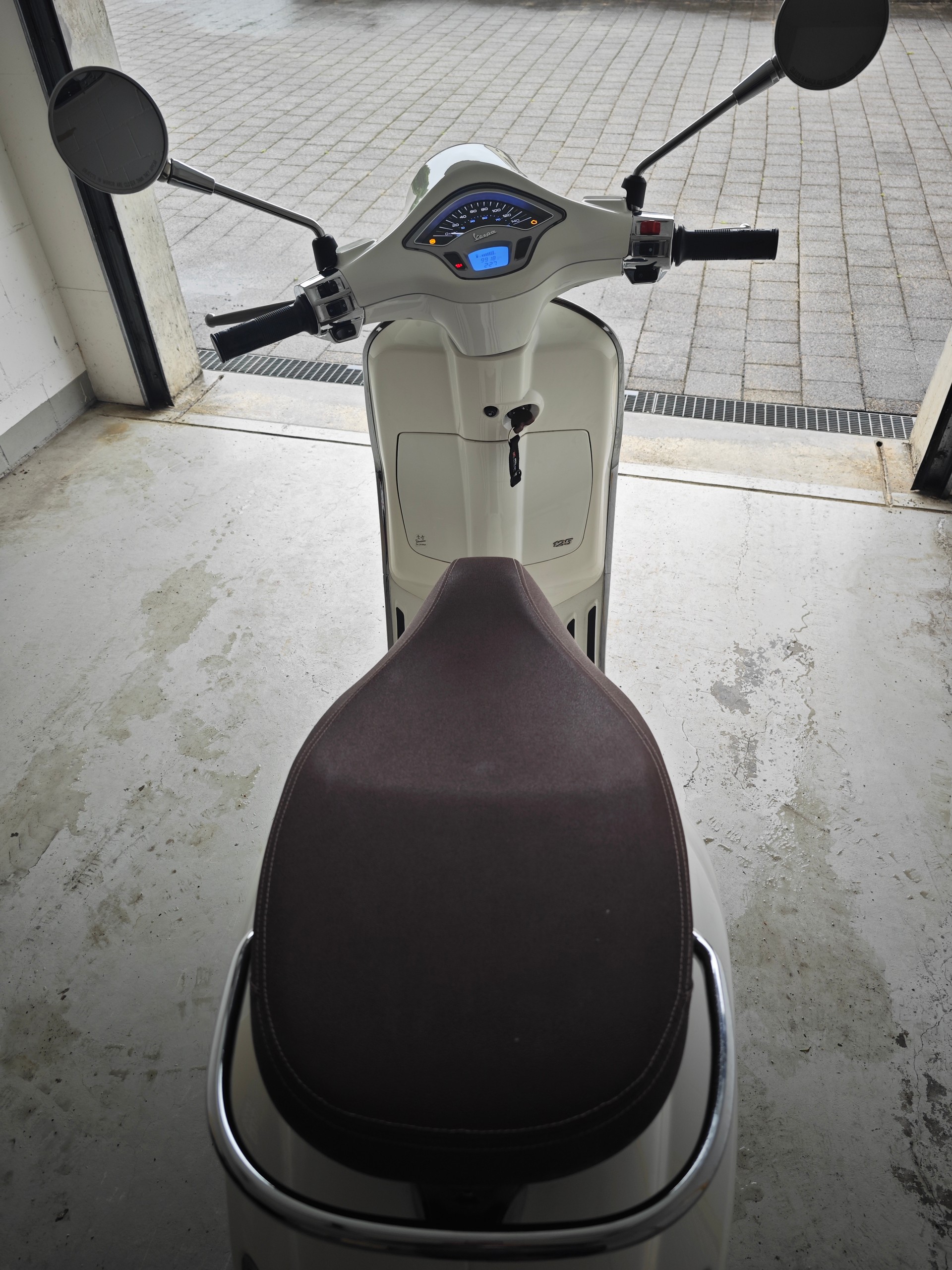 PIAGGIO Vespa 125 Primavera-image-4