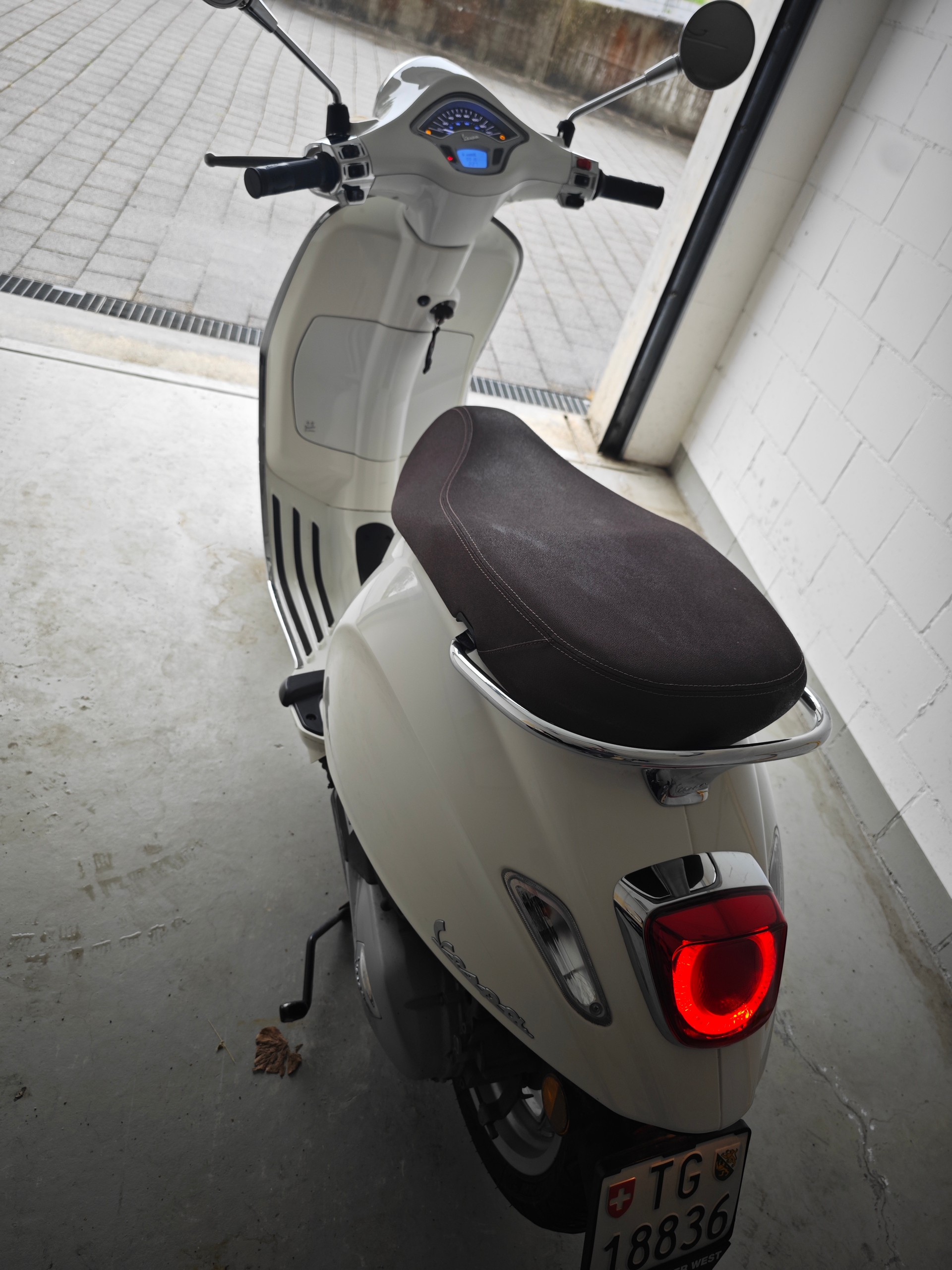 PIAGGIO Vespa 125 Primavera-image-1