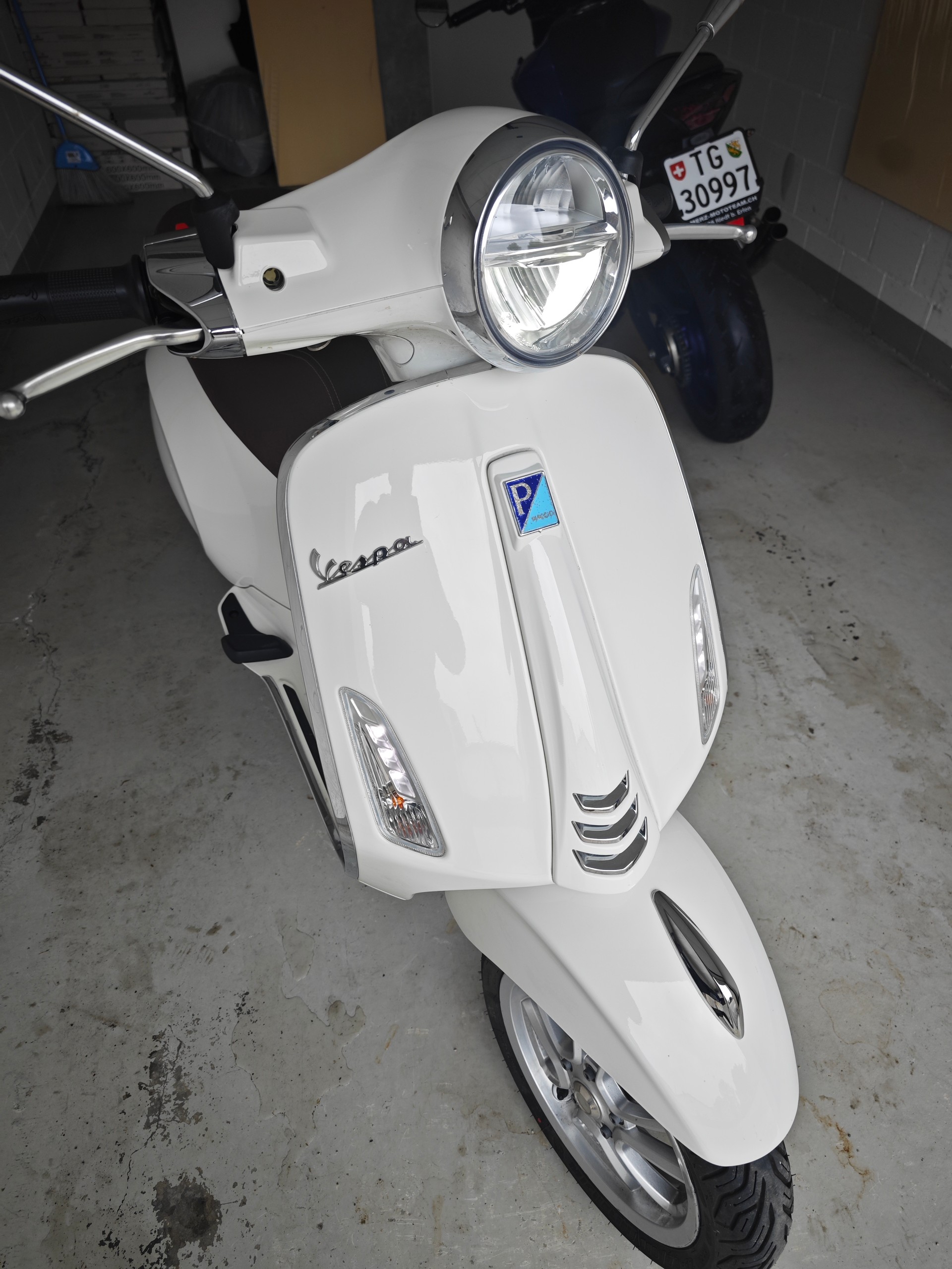 PIAGGIO Vespa 125 Primavera-image-2