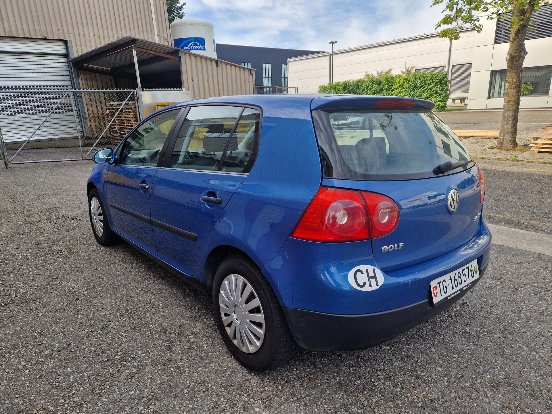 VW Golf 2.0 FSI Comfortline-image-7