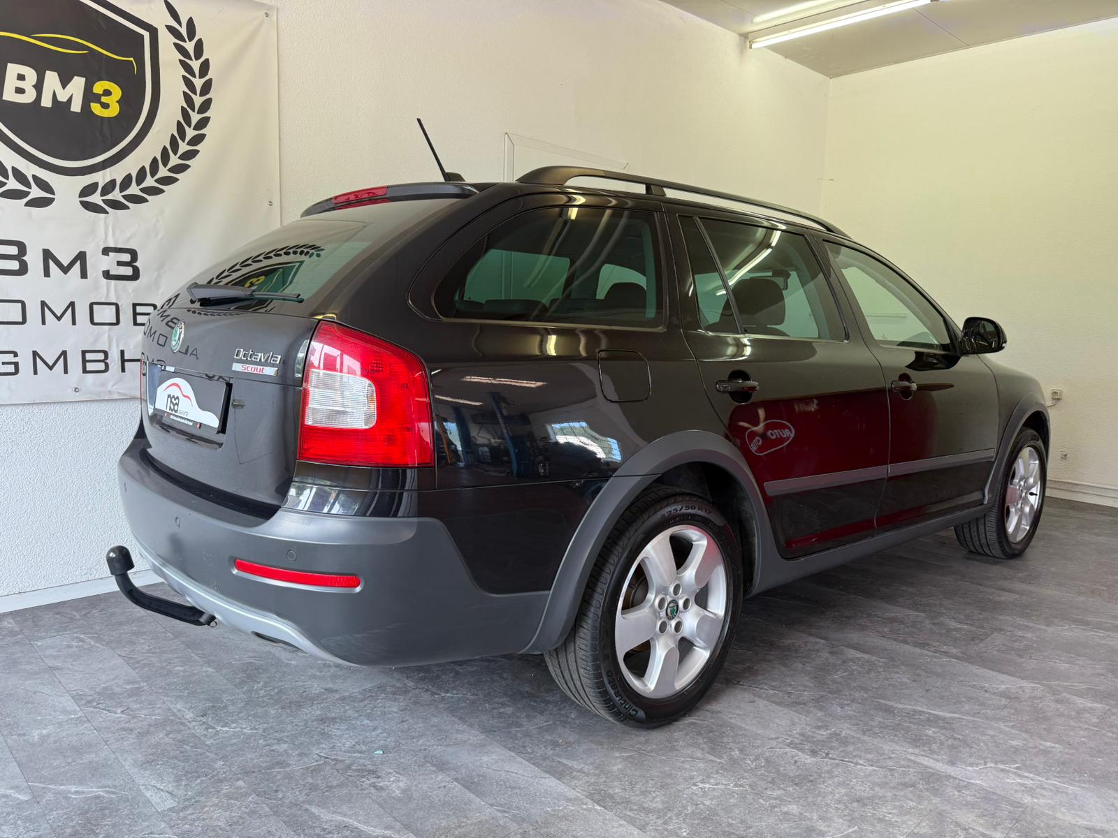 SKODA Octavia Combi 1.8 TSI Scout 4x4 + 1.5T AHK-image-3