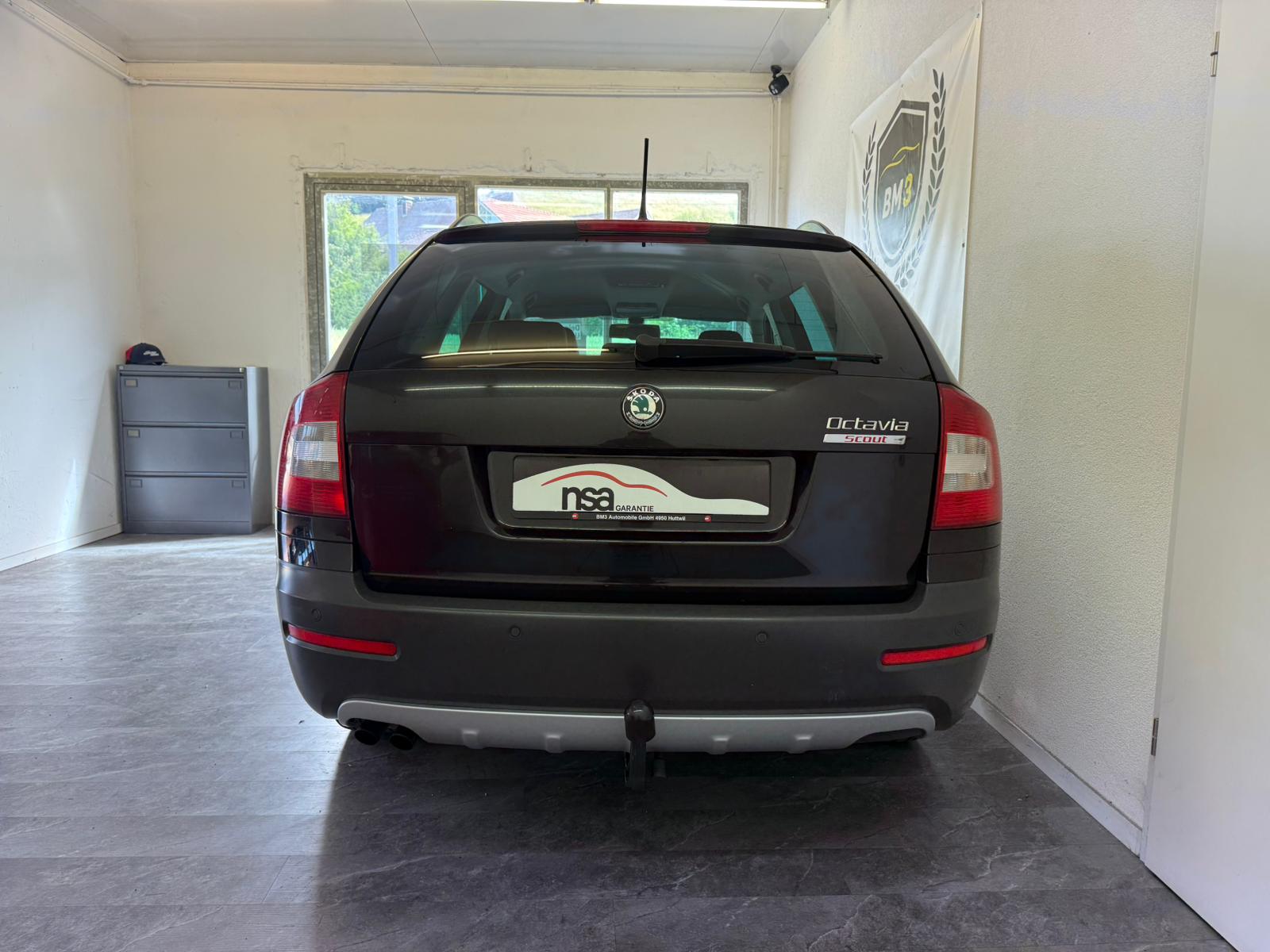 SKODA Octavia Combi 1.8 TSI Scout 4x4 + 1.5T AHK-image-5