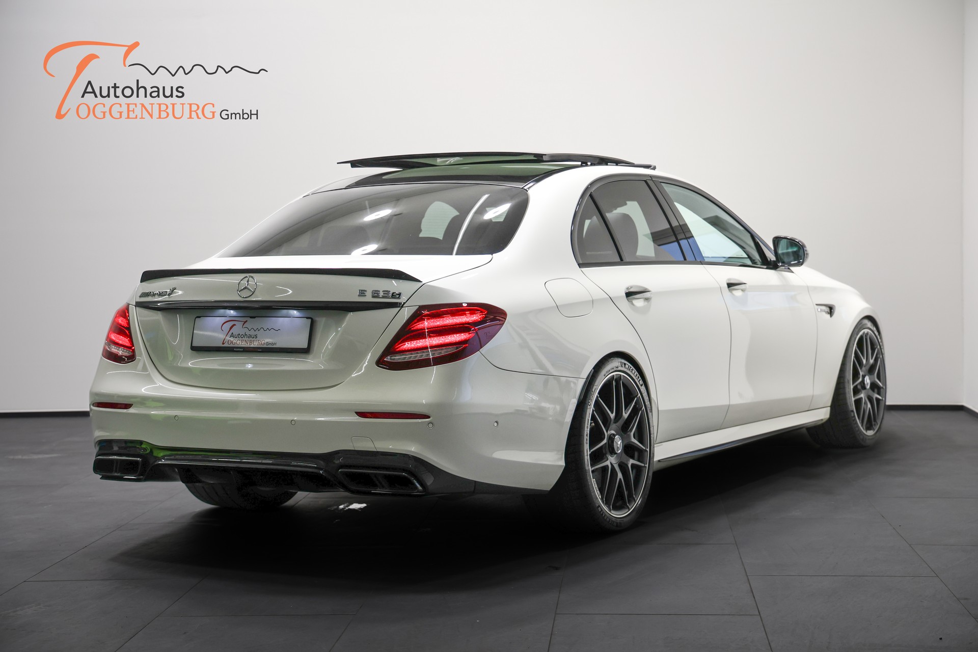 MERCEDES-BENZ E 63 AMG S 4Matic Speedshift MCT *CH-Fahrzeug*Facelift*Carbon Exterieur*-image-6