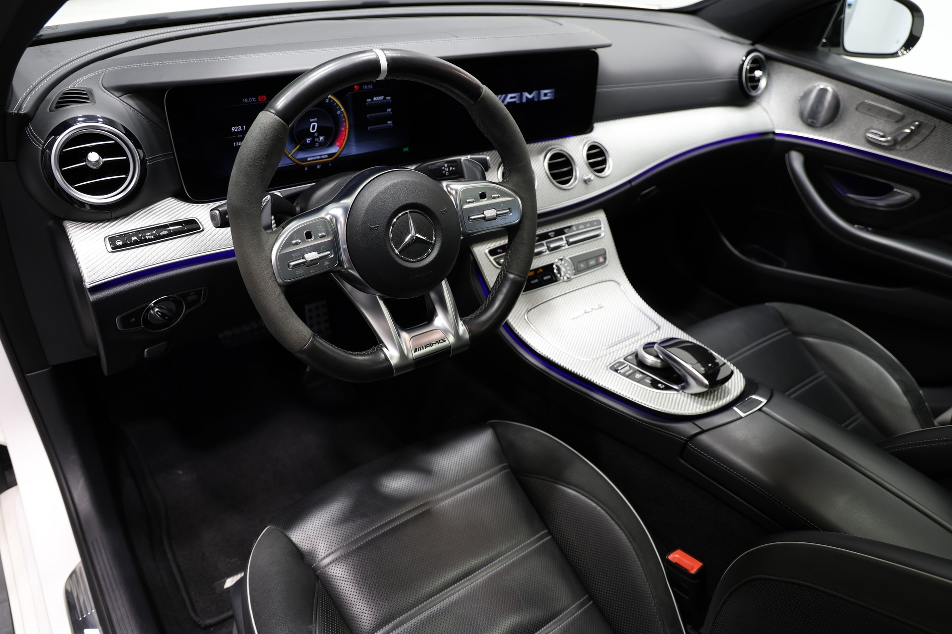 MERCEDES-BENZ E 63 AMG S 4Matic Speedshift MCT *CH-Fahrzeug*Facelift*Carbon Exterieur*-image-17