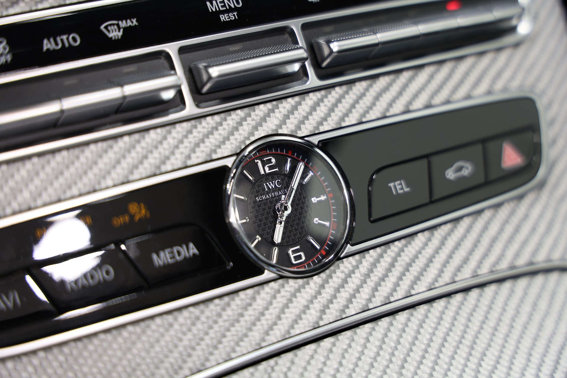 MERCEDES-BENZ E 63 AMG S 4Matic Speedshift MCT *CH-Fahrzeug*Facelift*Carbon Exterieur*-image-23