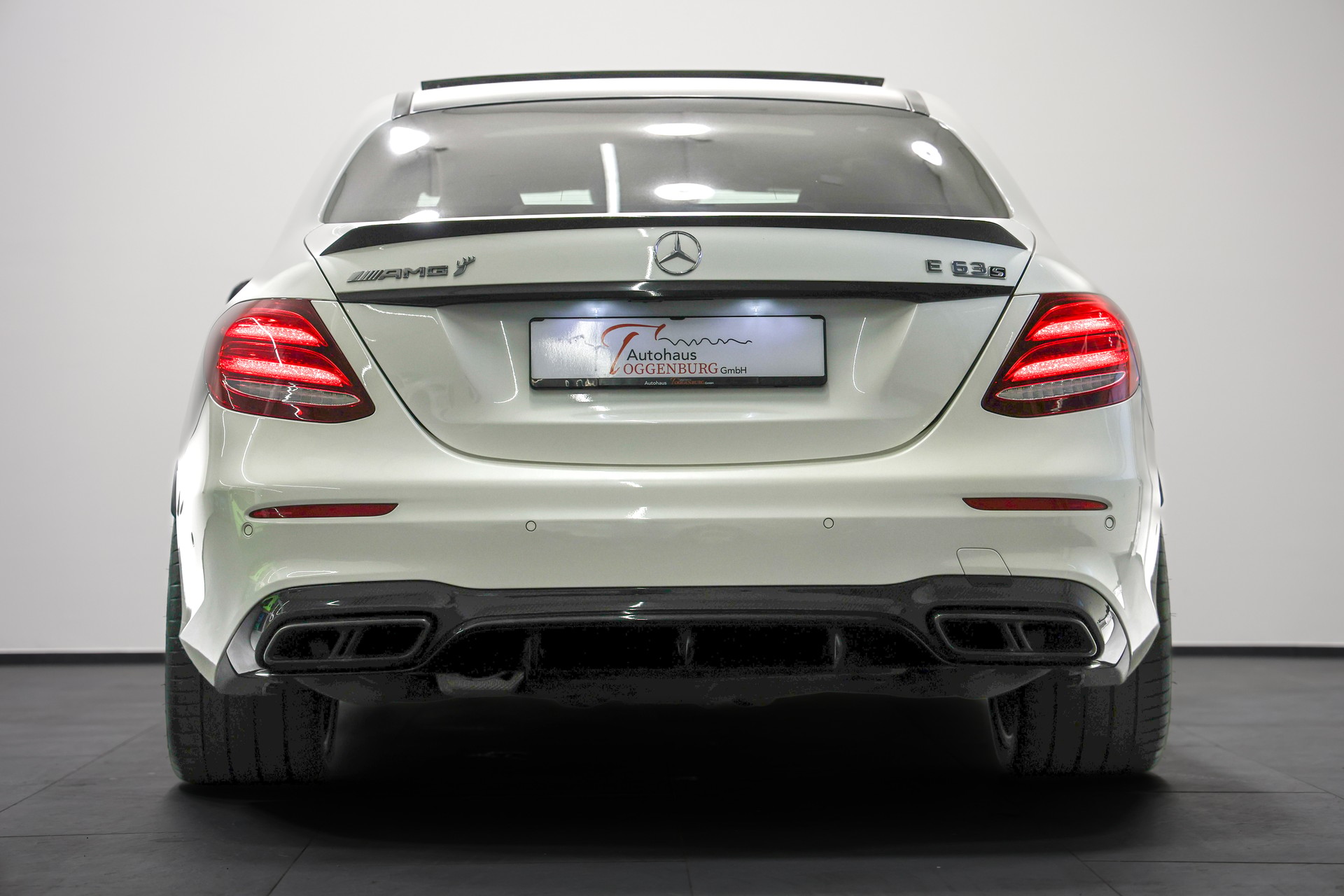 MERCEDES-BENZ E 63 AMG S 4Matic Speedshift MCT *CH-Fahrzeug*Facelift*Carbon Exterieur*-image-9