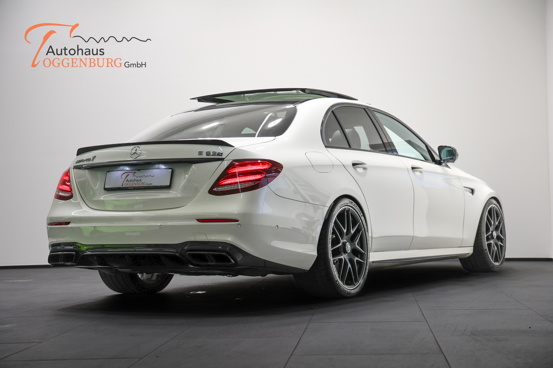 MERCEDES-BENZ E 63 AMG S 4Matic Speedshift MCT *CH-Fahrzeug*Facelift*Carbon Exterieur*-image-8