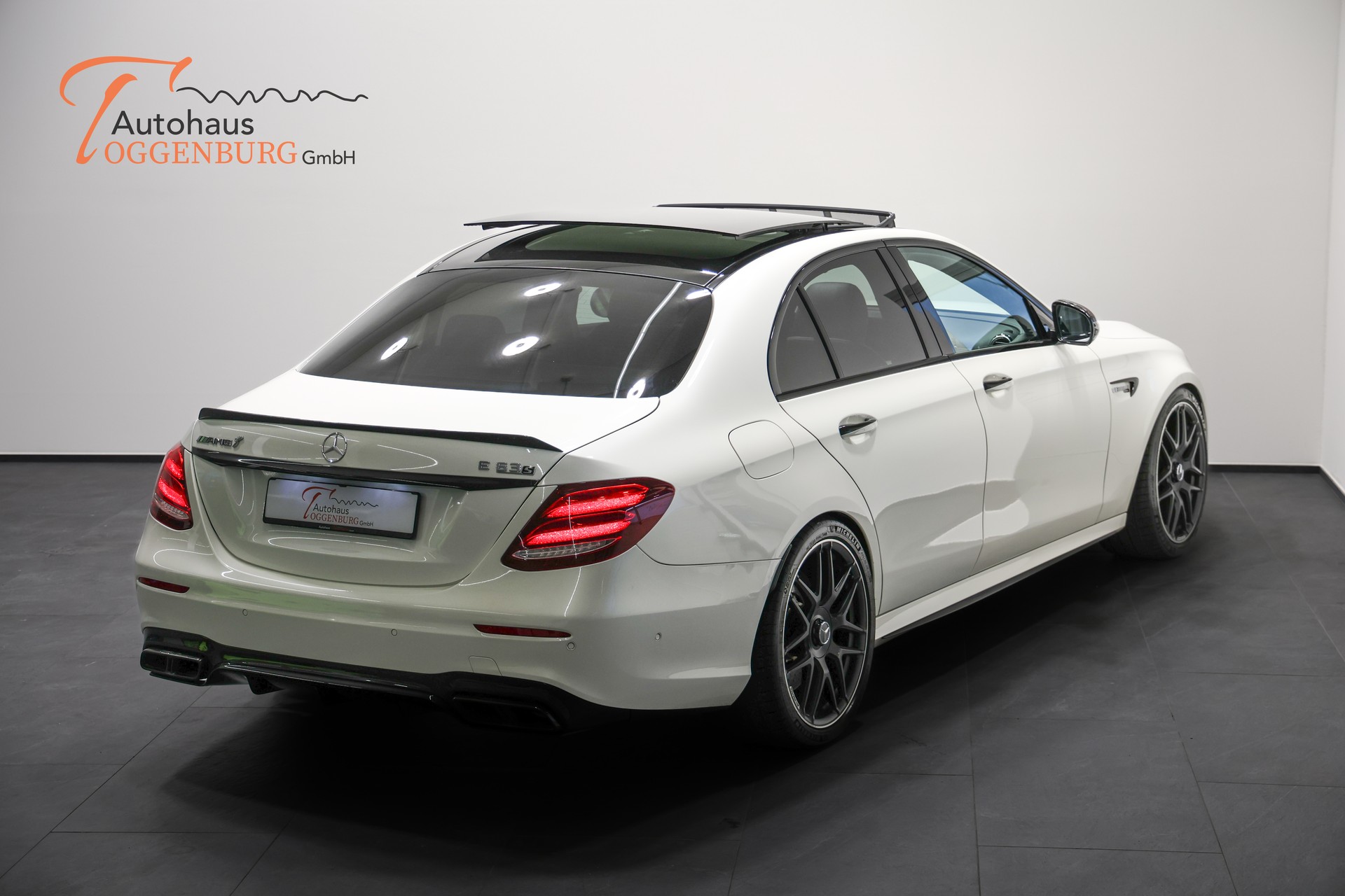 MERCEDES-BENZ E 63 AMG S 4Matic Speedshift MCT *CH-Fahrzeug*Facelift*Carbon Exterieur*-image-7