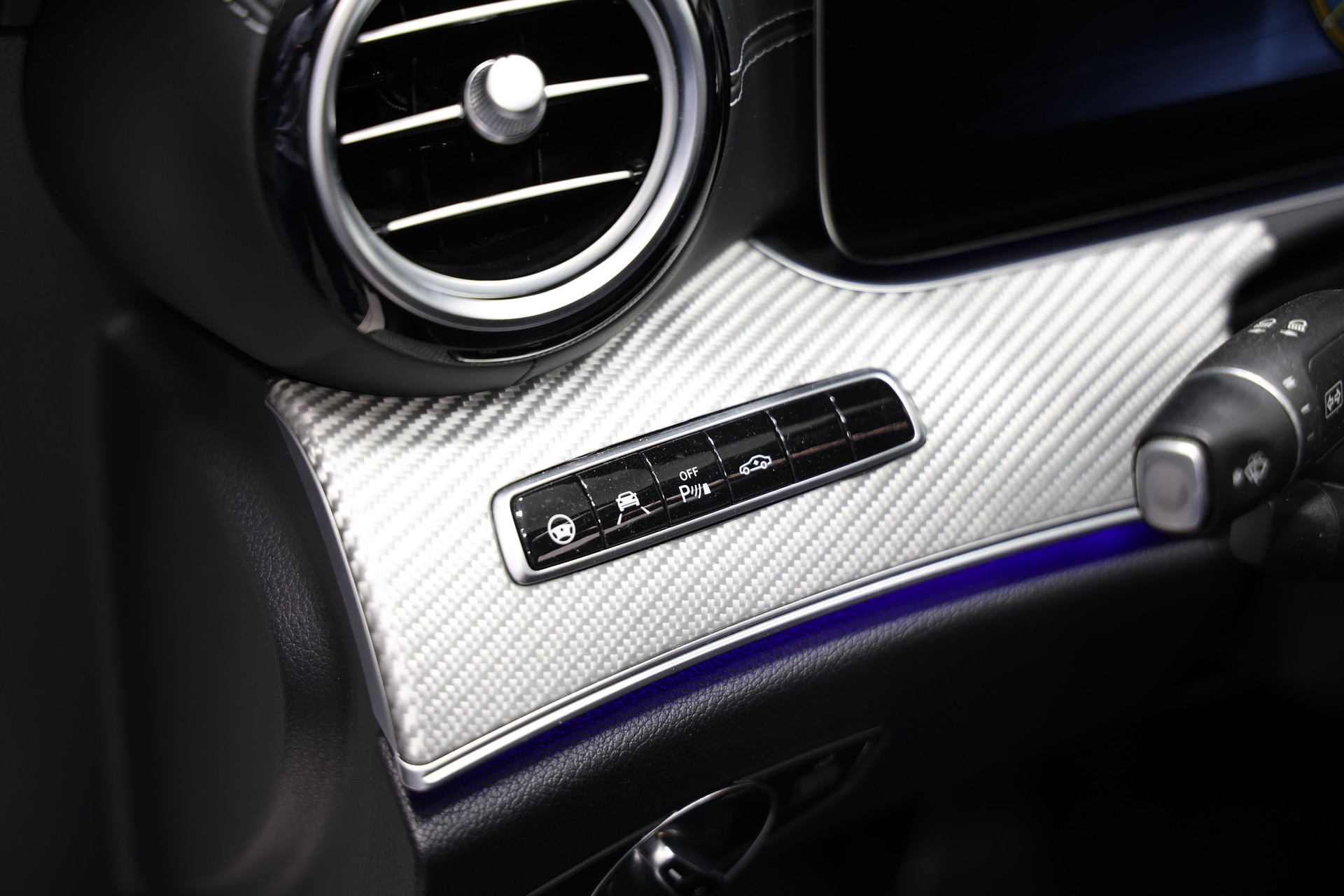 MERCEDES-BENZ E 63 AMG S 4Matic Speedshift MCT *CH-Fahrzeug*Facelift*Carbon Exterieur*-image-26