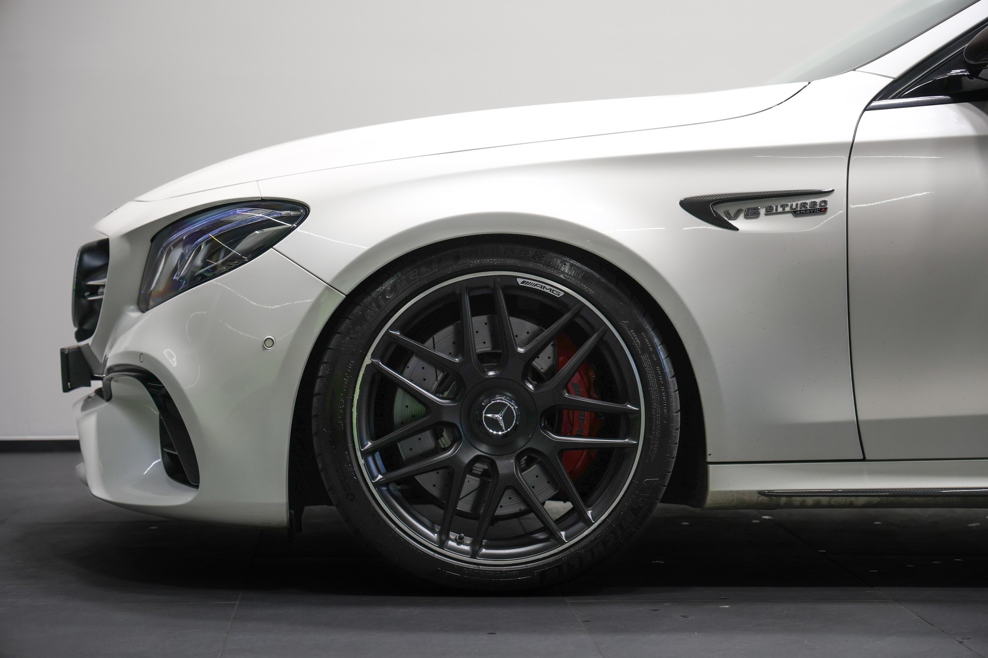 MERCEDES-BENZ E 63 AMG S 4Matic Speedshift MCT *CH-Fahrzeug*Facelift*Carbon Exterieur*-image-14