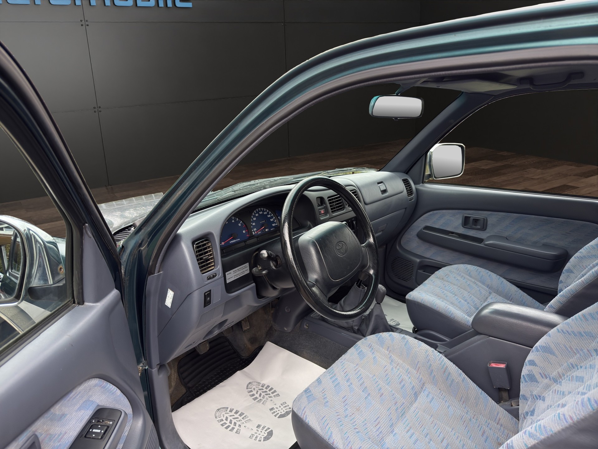 TOYOTA Hilux RZN 173 X-TRA Cab SR5-image-12