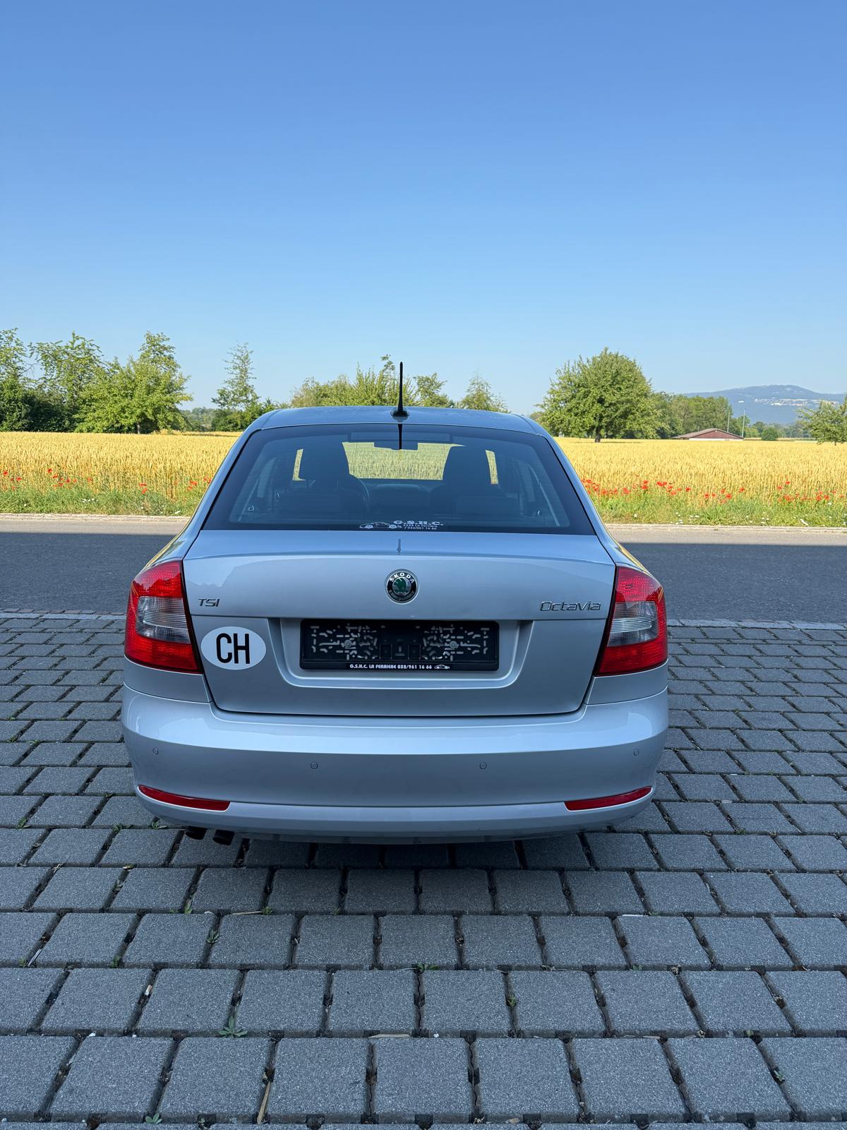 SKODA Octavia 1.4 TSI Elegance DSG-image-3
