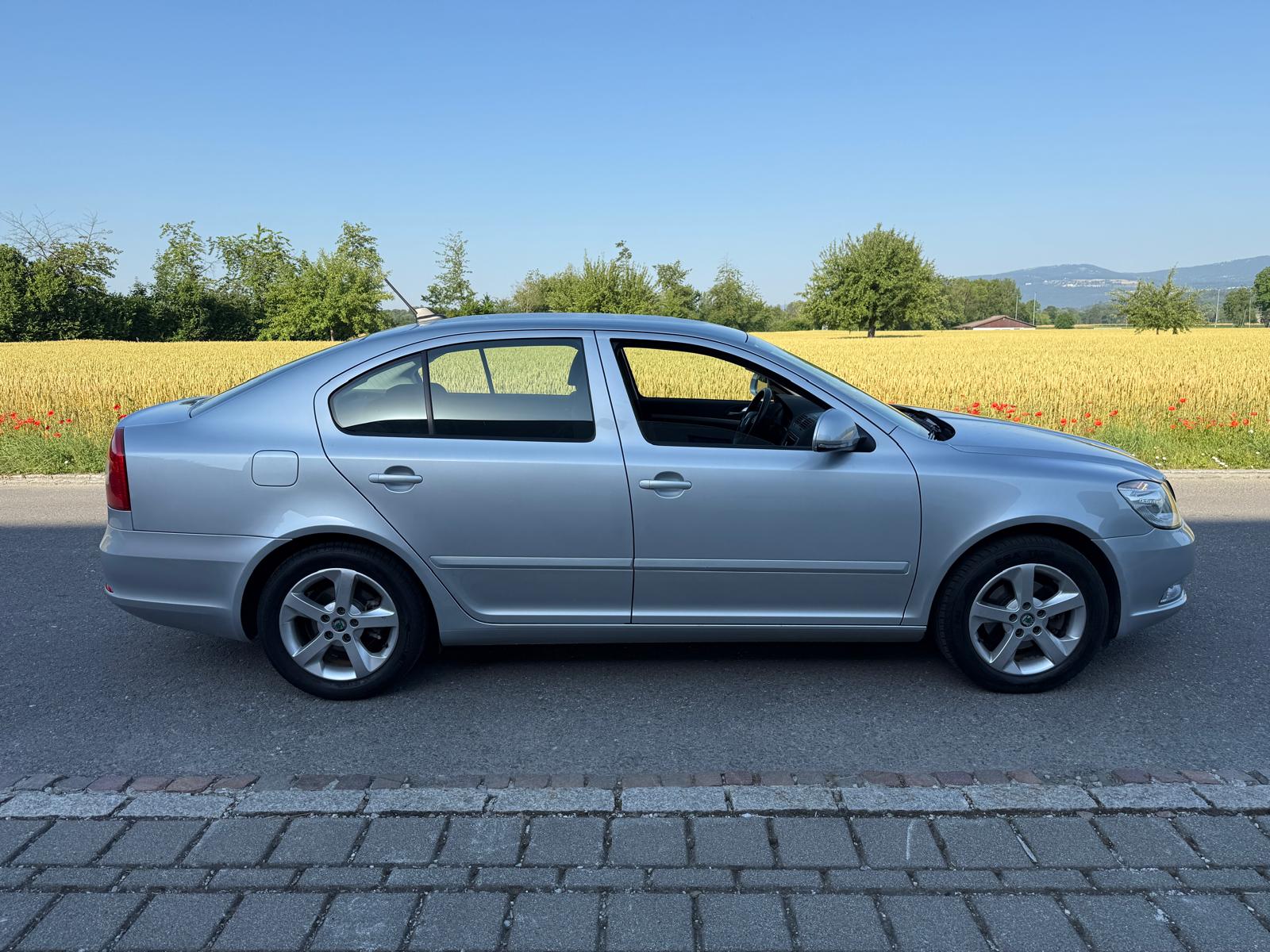 SKODA Octavia 1.4 TSI Elegance DSG-image-6