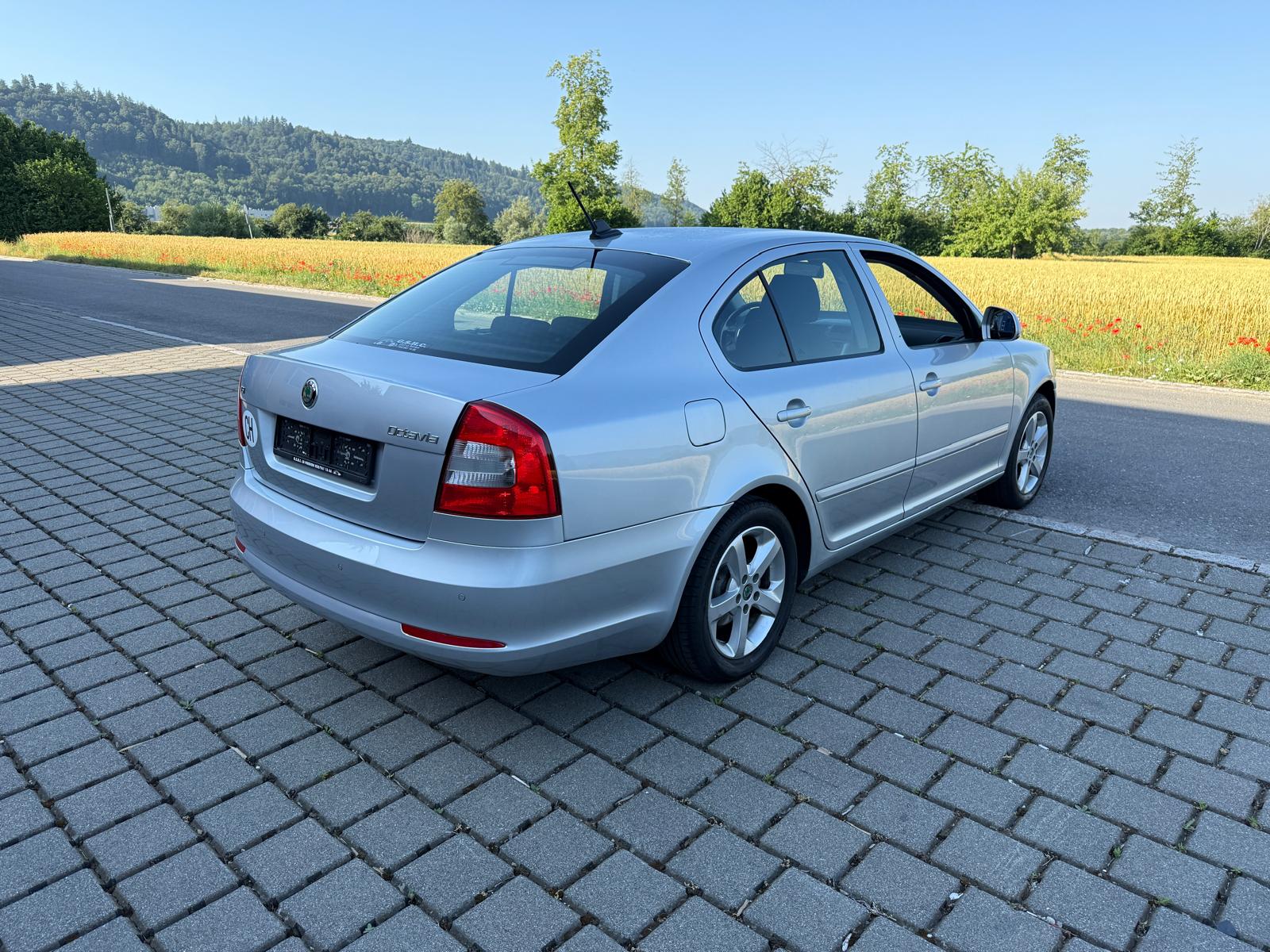SKODA Octavia 1.4 TSI Elegance DSG-image-5
