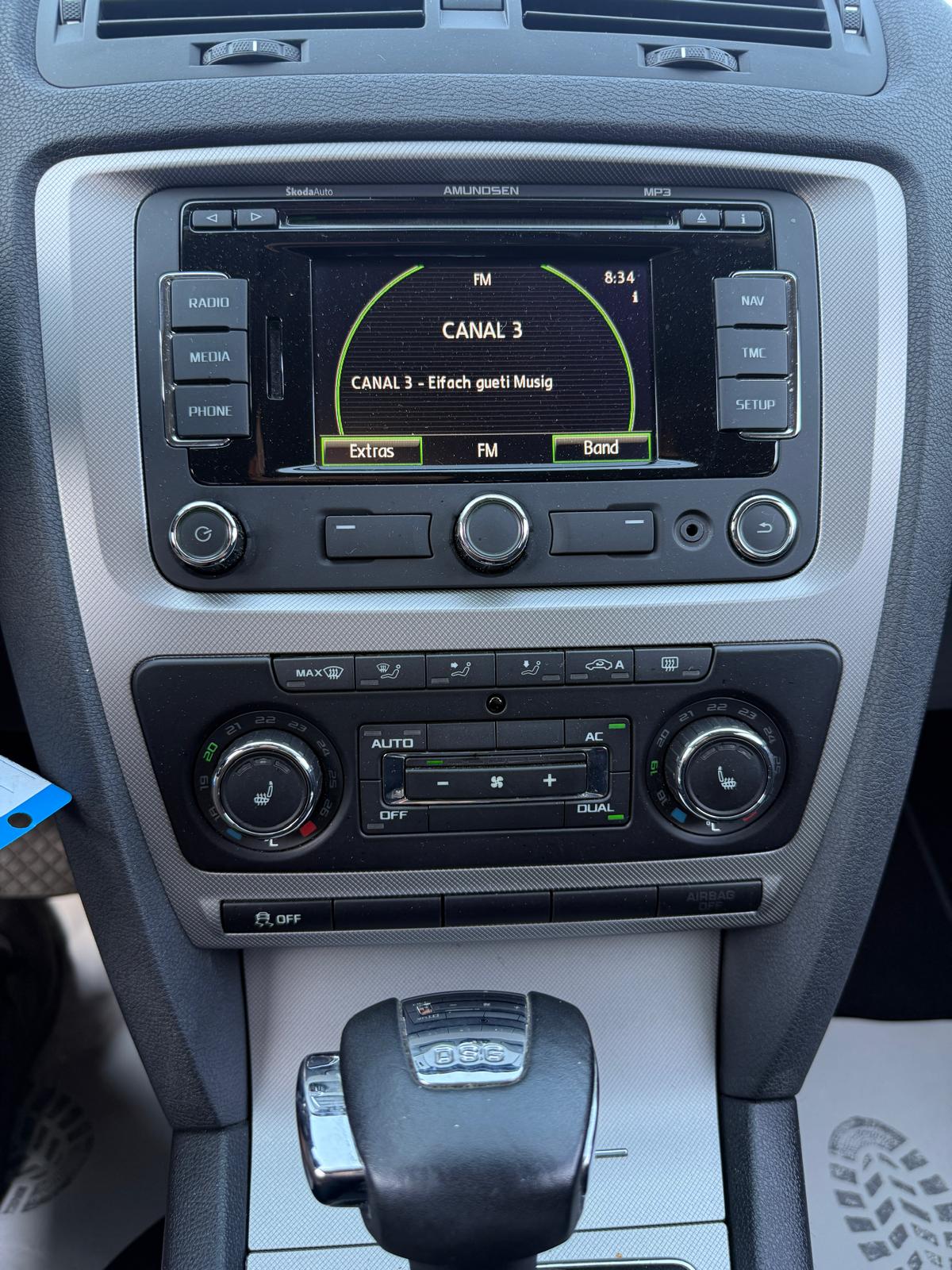 SKODA Octavia 1.4 TSI Elegance DSG-image-10