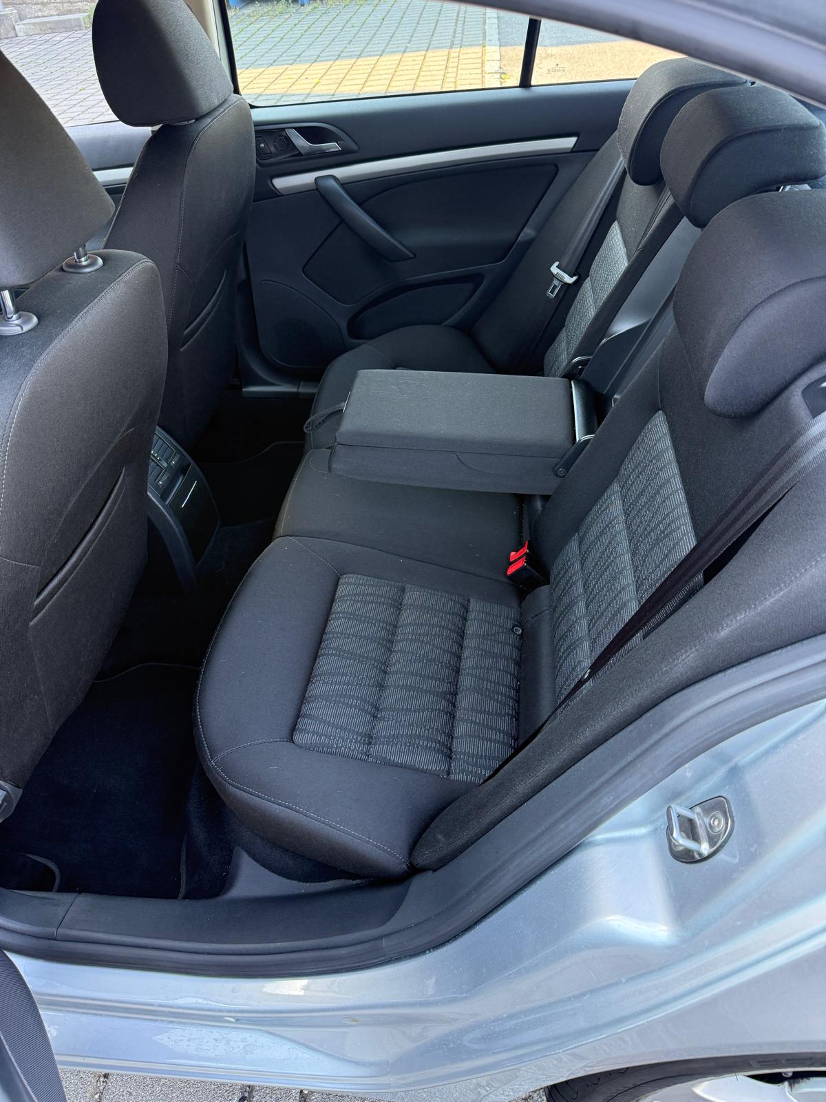 SKODA Octavia 1.4 TSI Elegance DSG-image-8