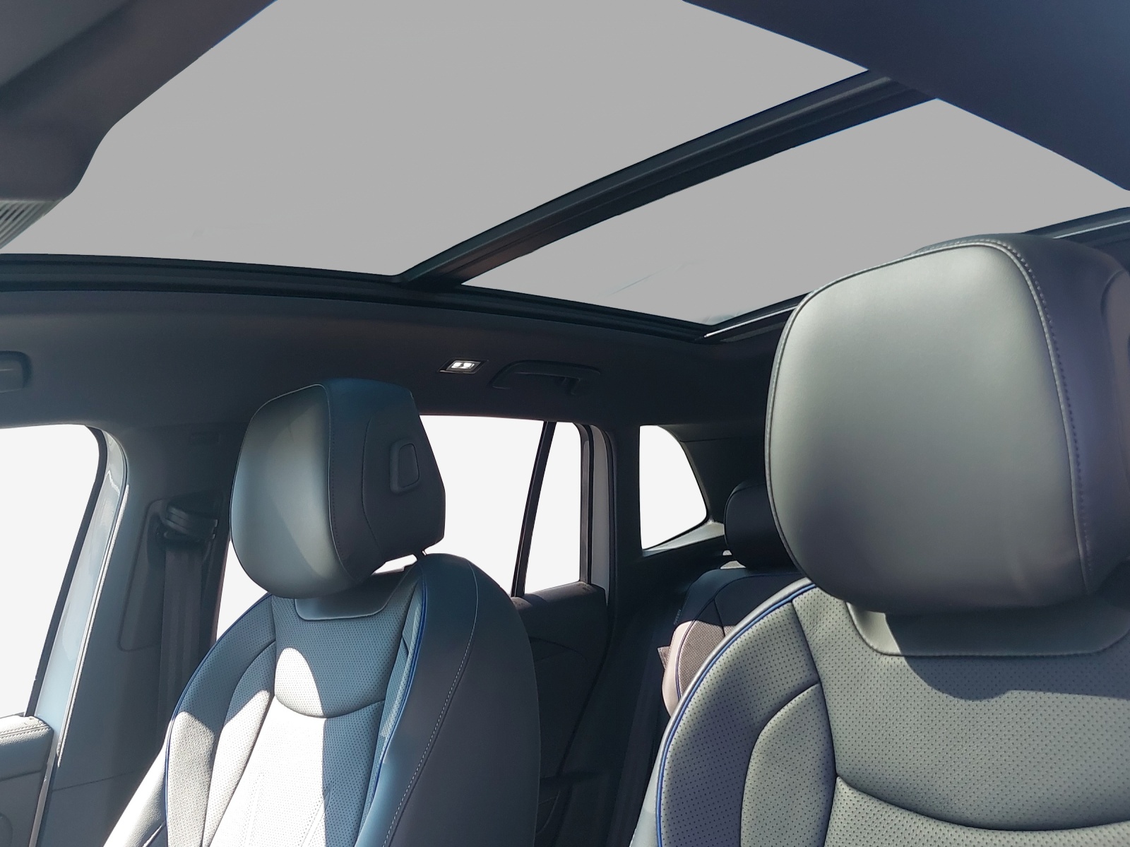 VW Tiguan 2.0 TSI DSG R-Line Plus 4Motion-image-14