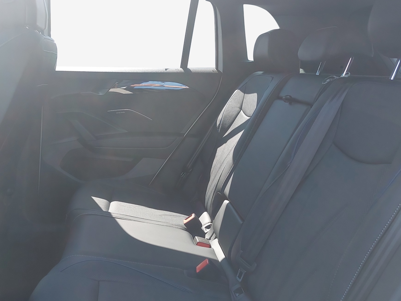 VW Tiguan 2.0 TSI DSG R-Line Plus 4Motion-image-11