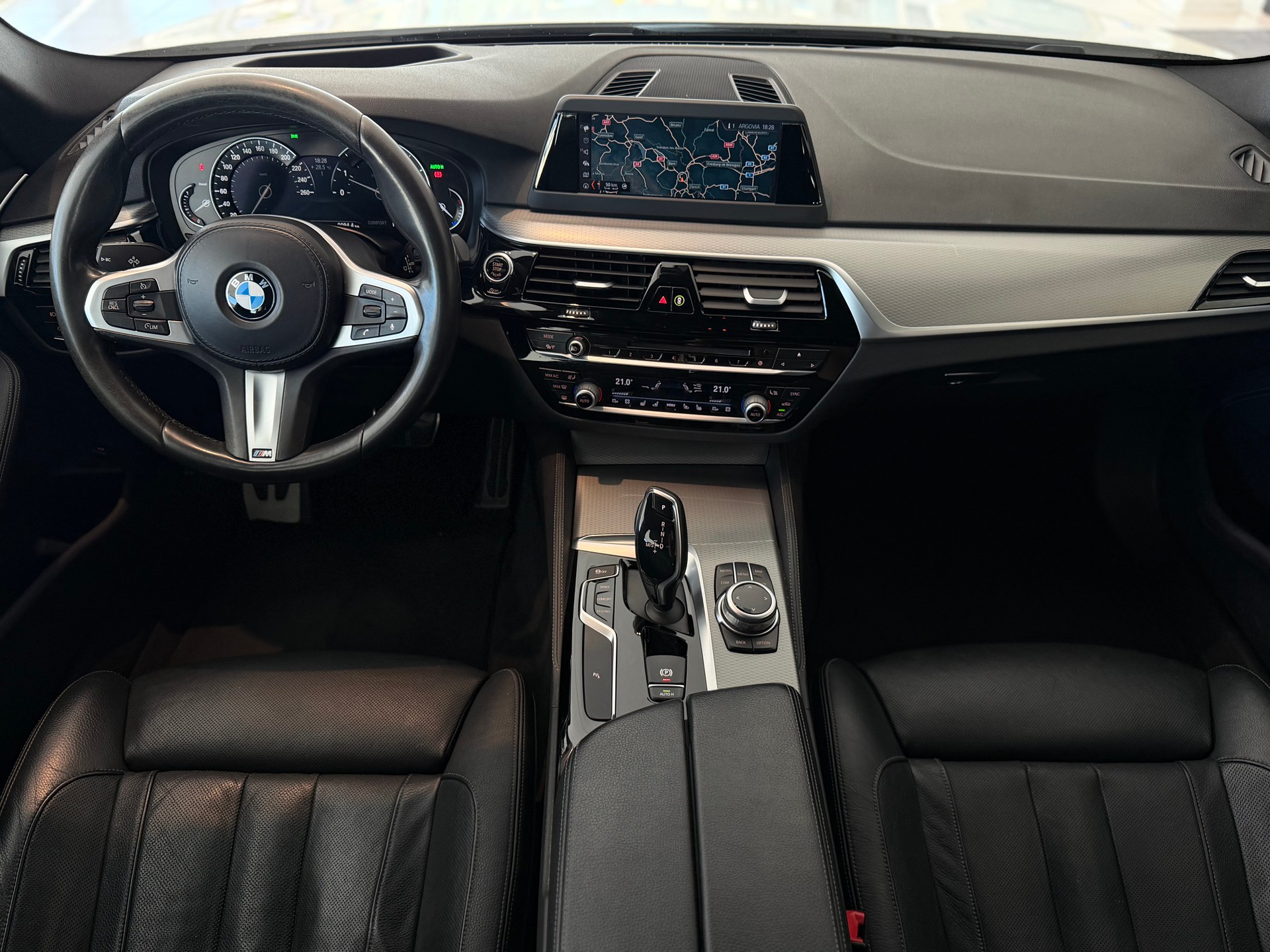 BMW 520d xDrive M Sport Touring Steptronic **Frisch ab MFK**-image-13