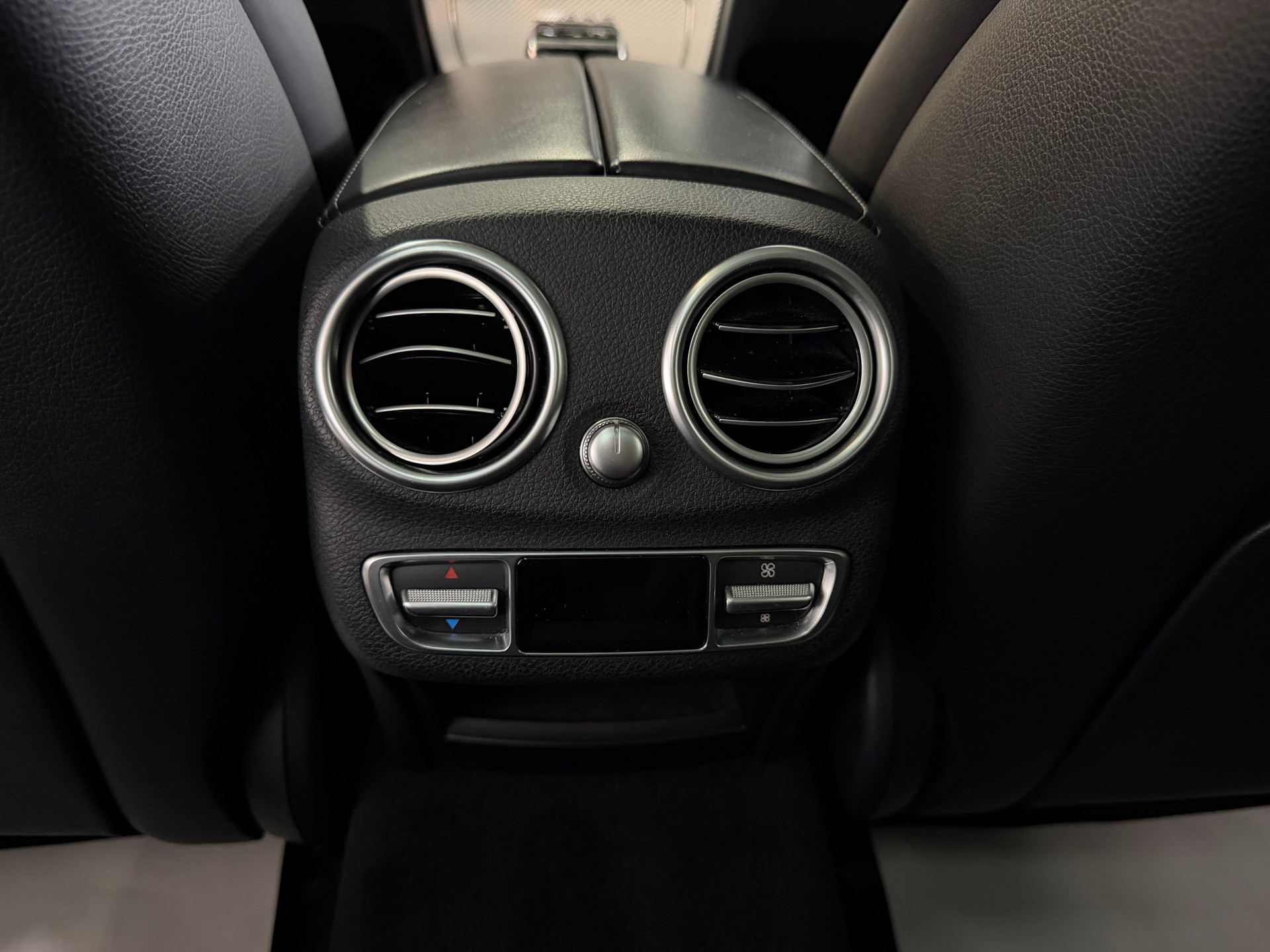 MERCEDES-BENZ C 63 AMG Speedshift | Frisch MFK | Multibeam LED | Burmester | Pano Dach-image-18