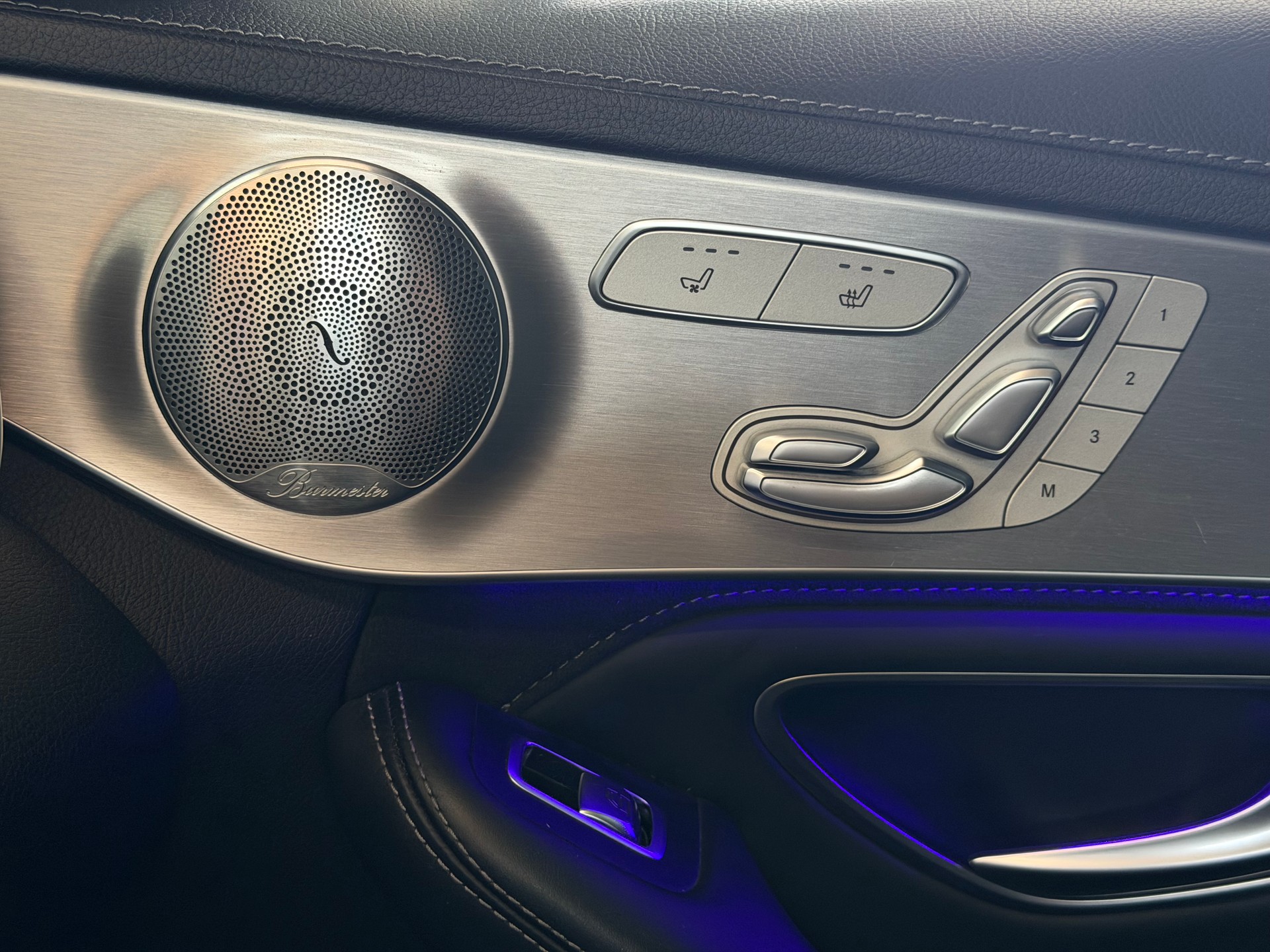 MERCEDES-BENZ C 63 AMG Speedshift | Frisch MFK | Multibeam LED | Burmester | Pano Dach-image-17