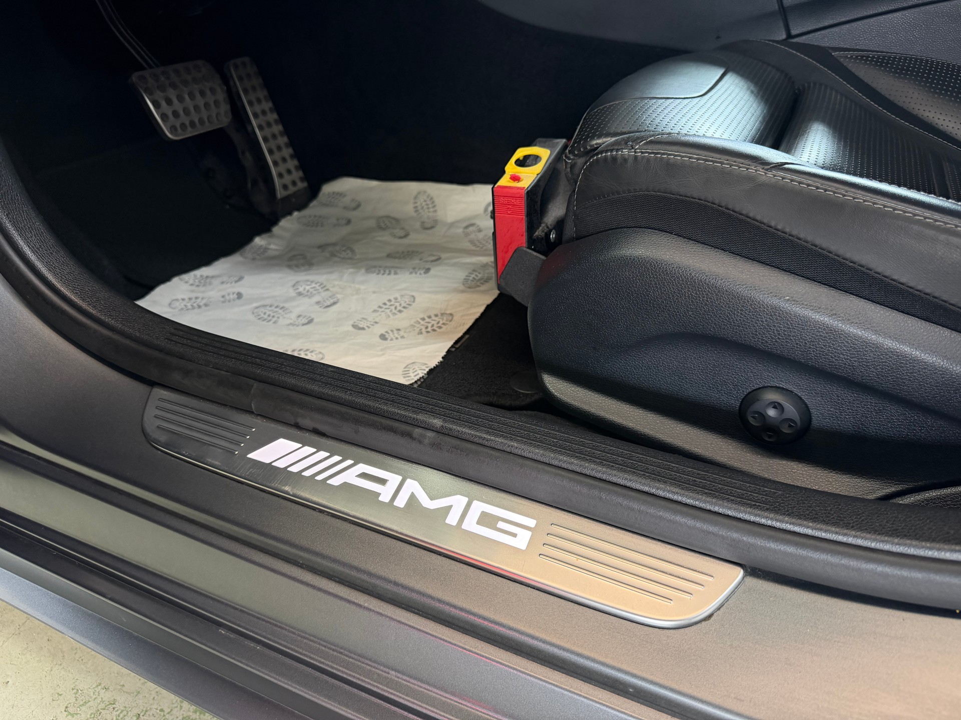 MERCEDES-BENZ C 63 AMG Speedshift | Frisch MFK | Multibeam LED | Burmester | Pano Dach-image-9
