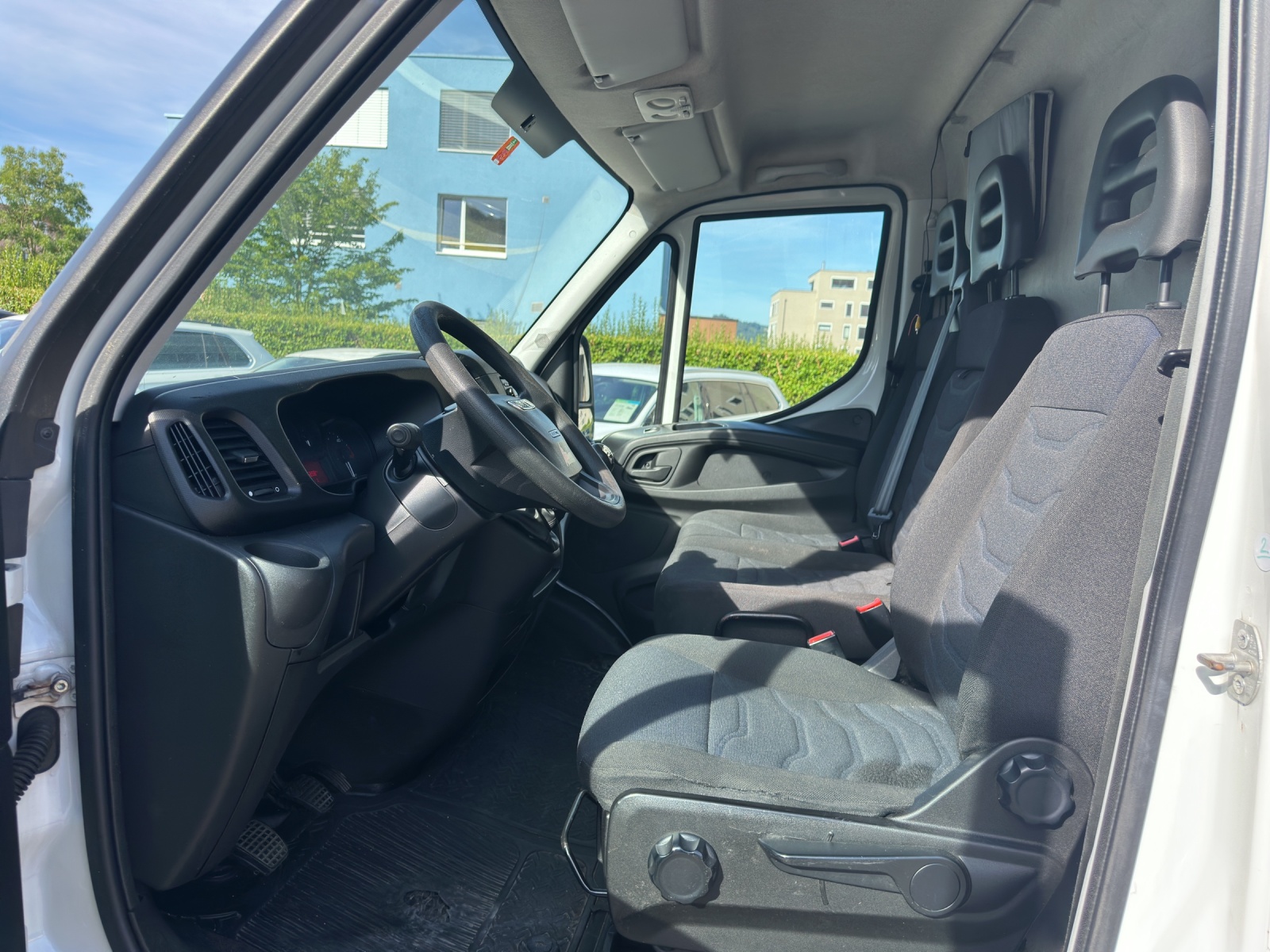 IVECO 35S14V Daily-image-15