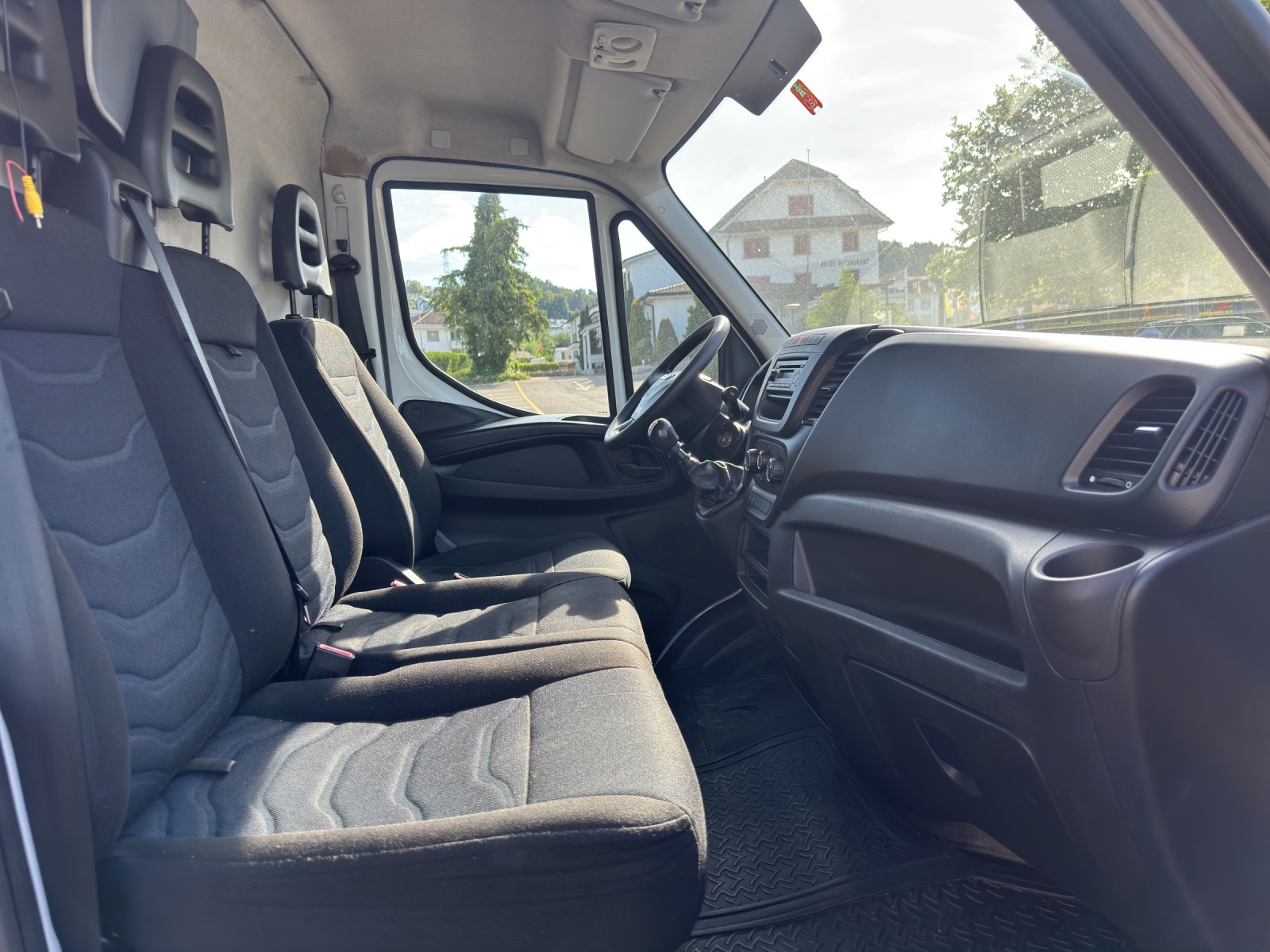 IVECO 35S14V Daily-image-14