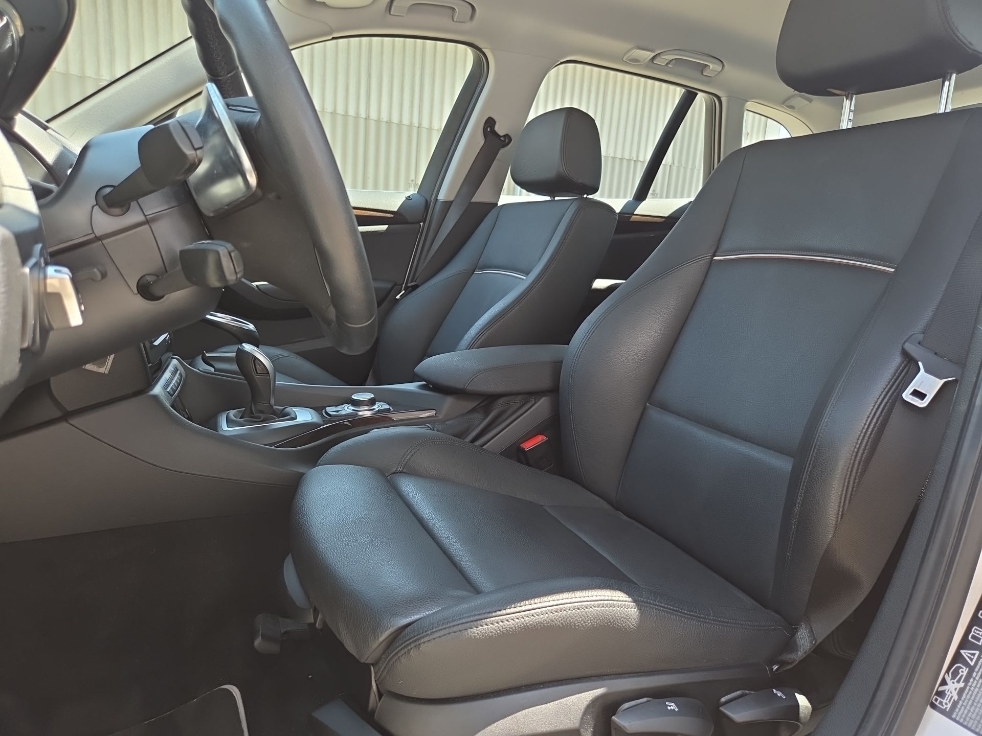 BMW X1 xDrive 20i Steptronic-image-6