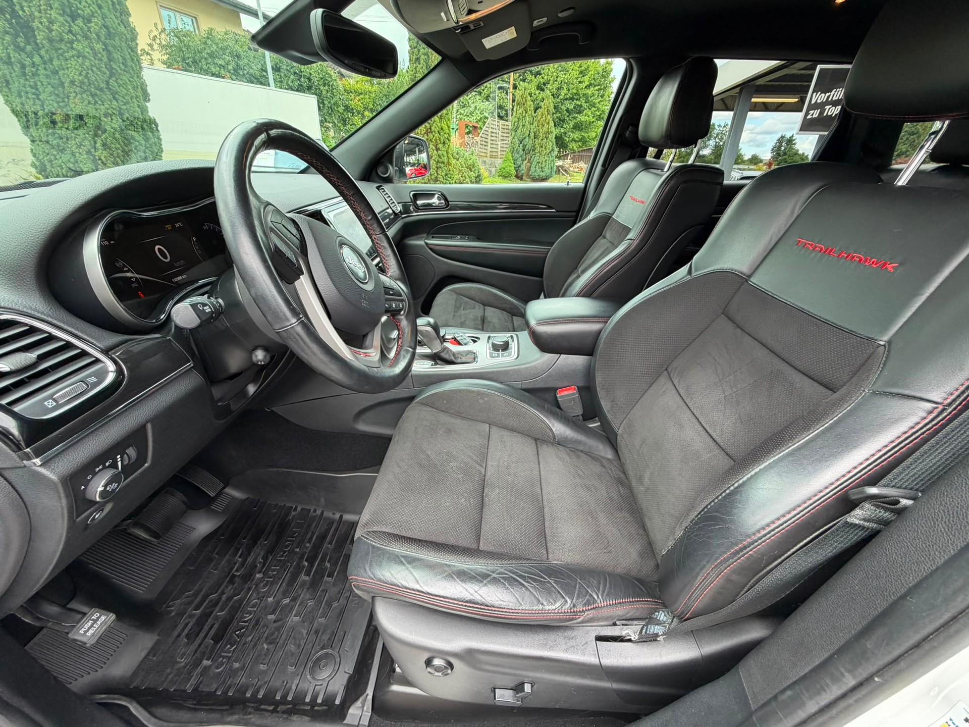 JEEP Grand Cherokee 3.0 CRD Trailhawk Automatic-image-12