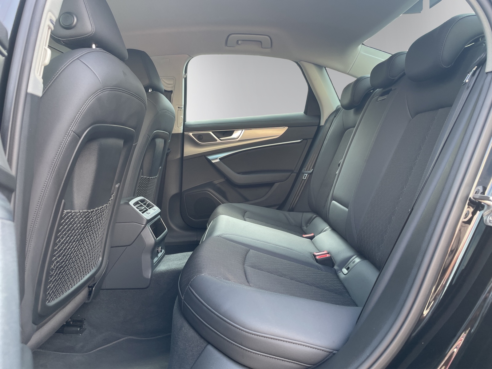 AUDI A6 Limousine 40 TDI Design quattro S-tronic-image-11