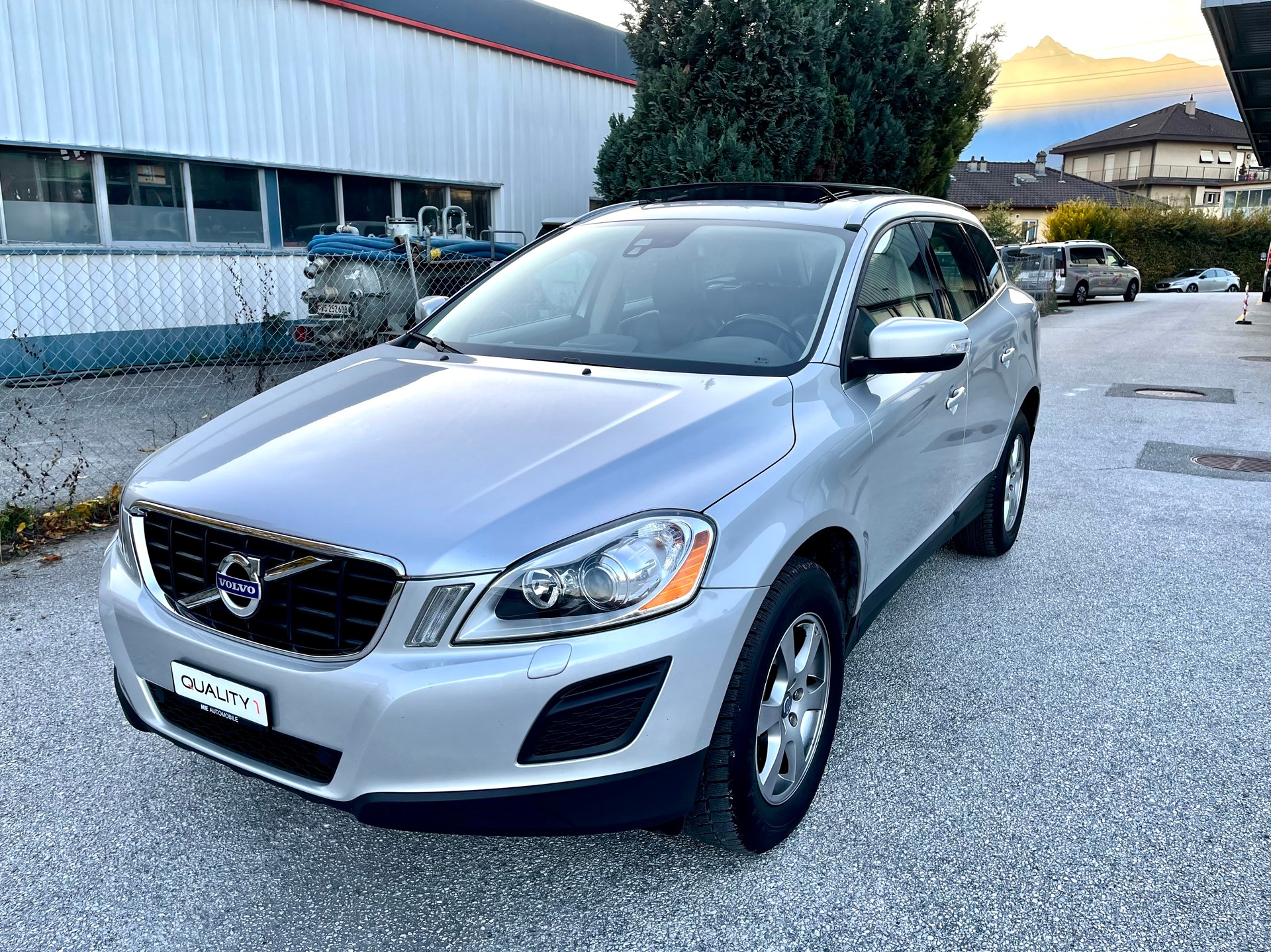 VOLVO XC60 D5 AWD Geartronic-showroom-element-3