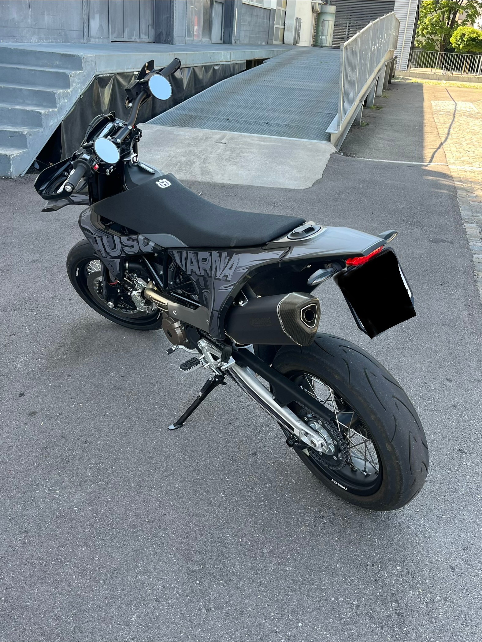 HUSQVARNA 701 Supermoto-image-6
