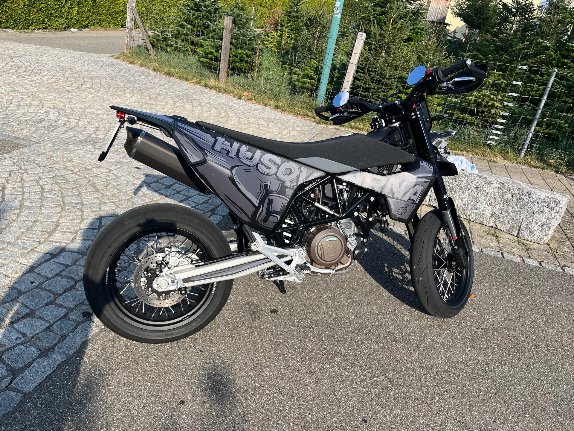 HUSQVARNA 701 Supermoto-image-4