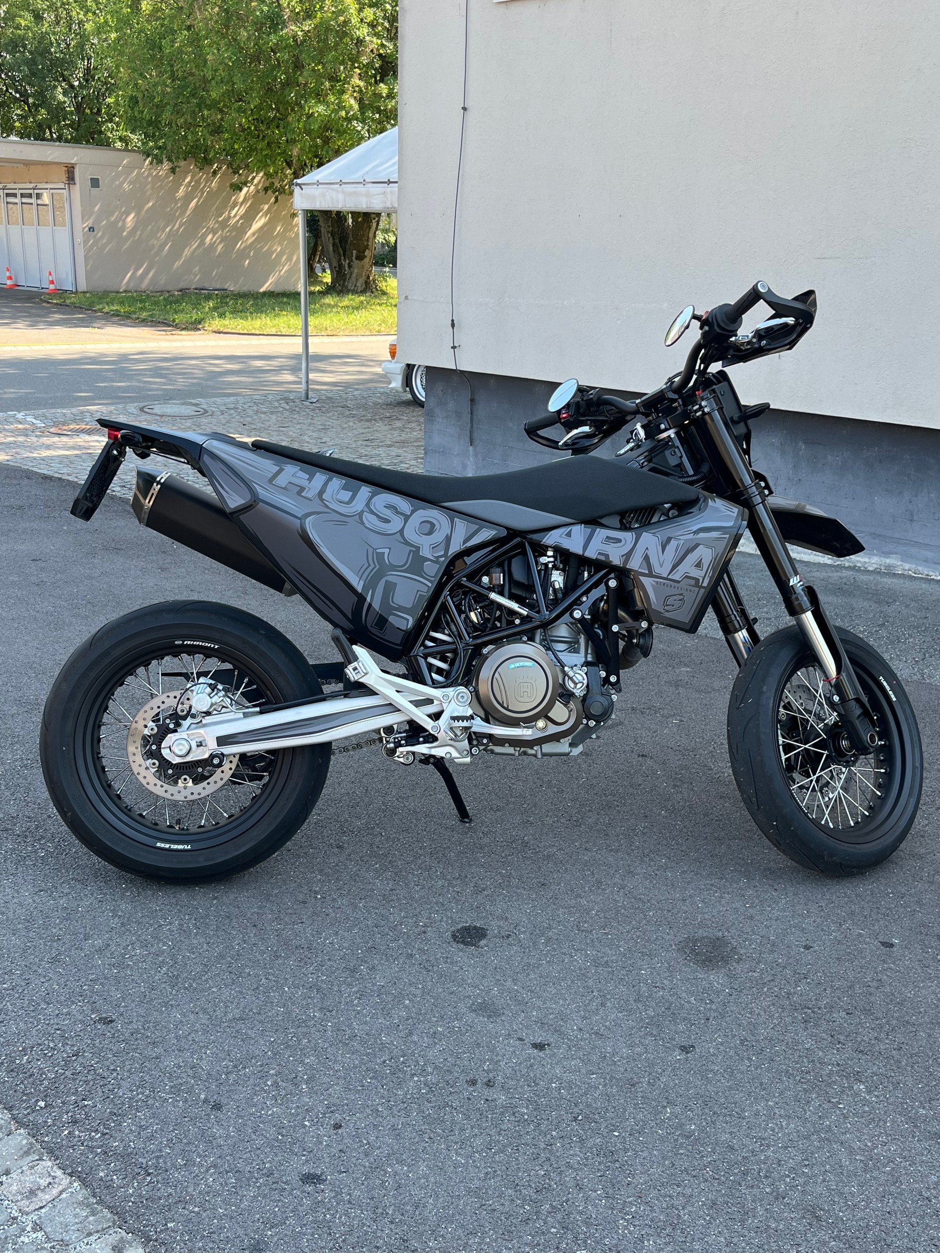 HUSQVARNA 701 Supermoto-image-5