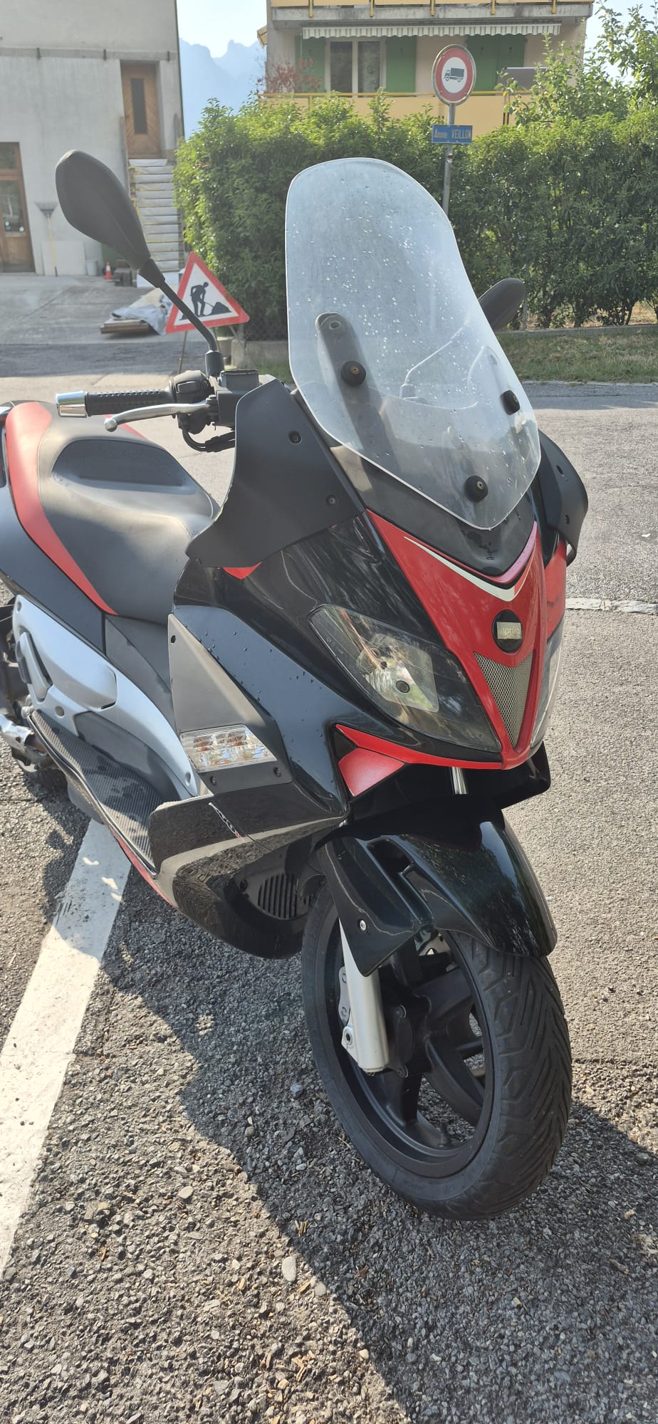 APRILIA SR Max 300 i.e-image-7